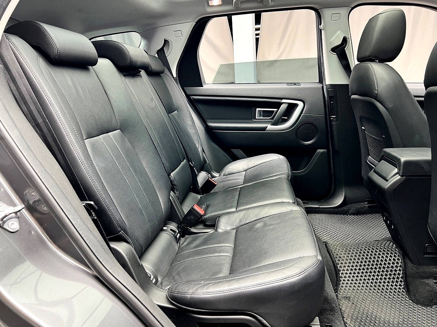 全台到府賞車 2018 Land Rover Discovery Sport Si4 HSE 七人座『小李經理』元禾國際車業/中古車/促銷中  第12張相片