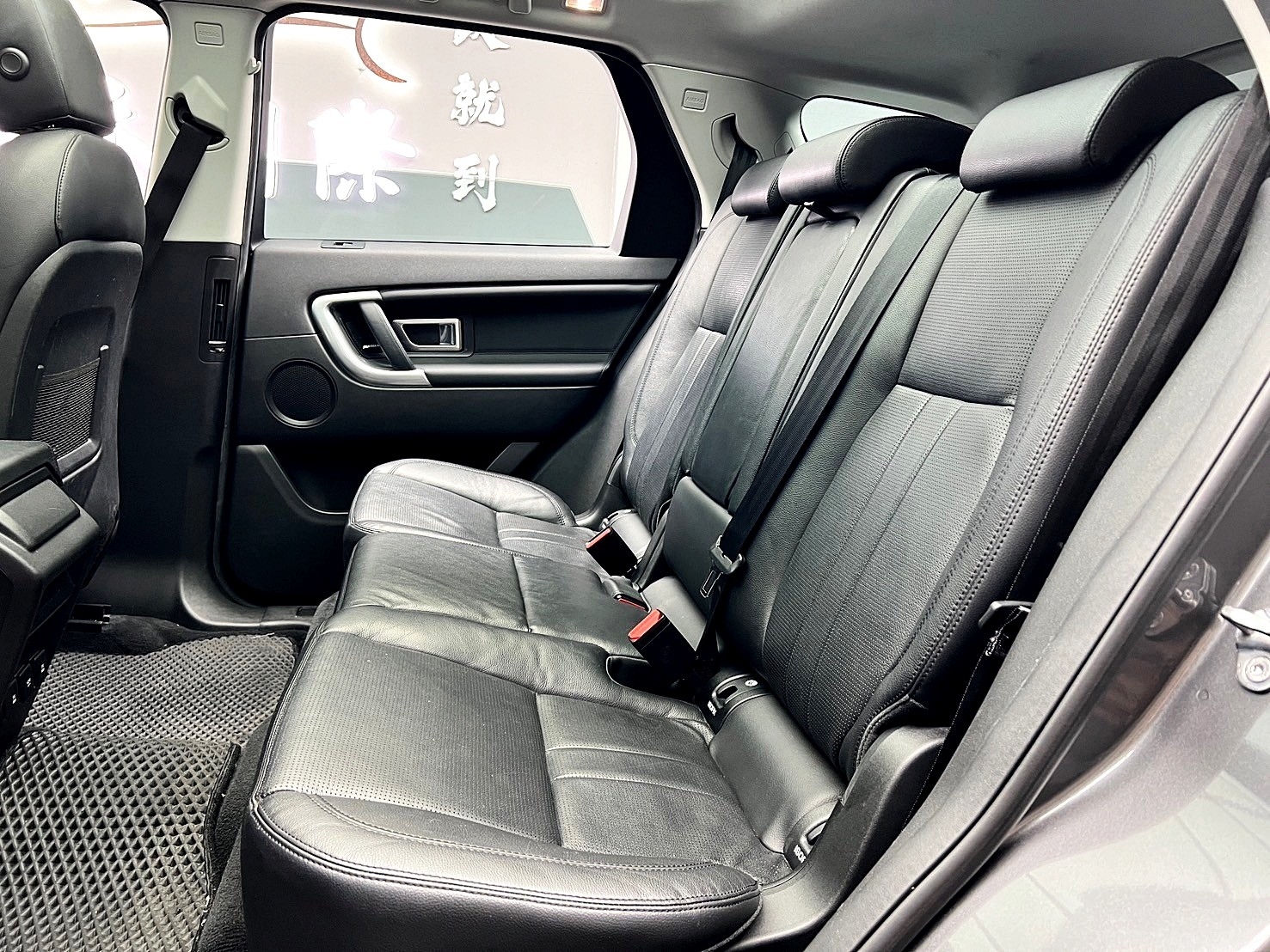 全台到府賞車 2018 Land Rover Discovery Sport Si4 HSE 七人座『小李經理』元禾國際車業/中古車/促銷中  第14張相片