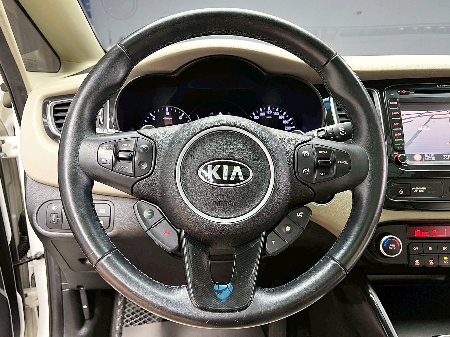 全台到府賞車 2016 Kia Carens CRDi 柴油旗艦版『小李經理』元禾國際車業/中古車/促銷中  第12張相片