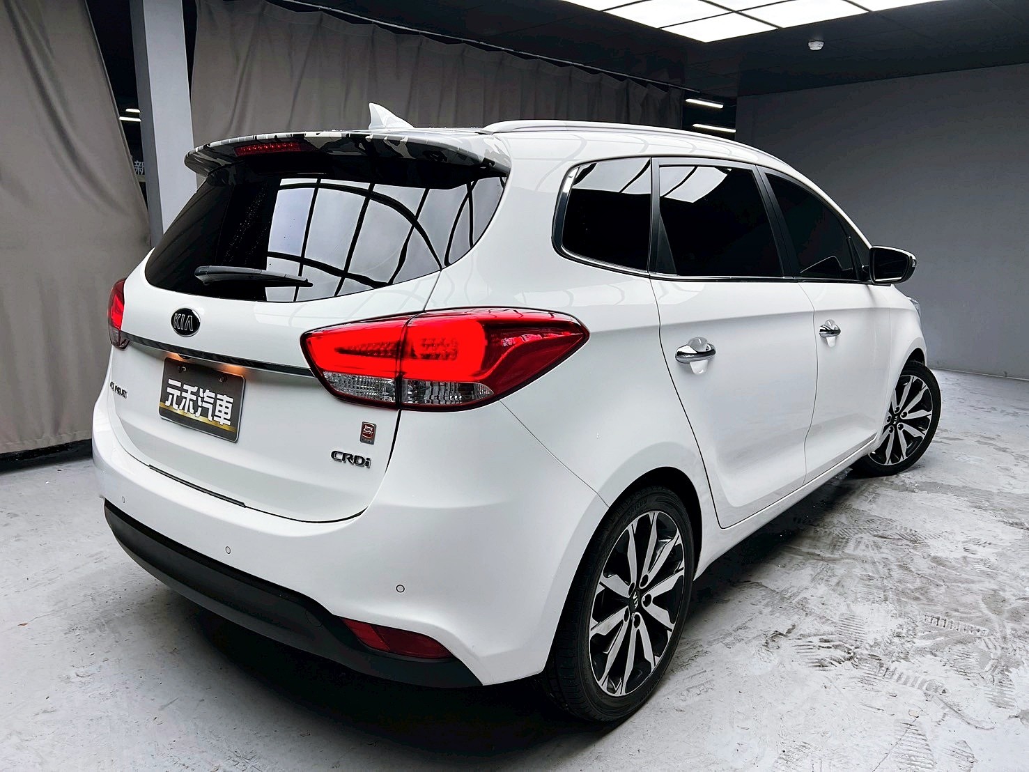 全台到府賞車 2016 Kia Carens CRDi 柴油旗艦版『小李經理』元禾國際車業/中古車/促銷中  第16張相片