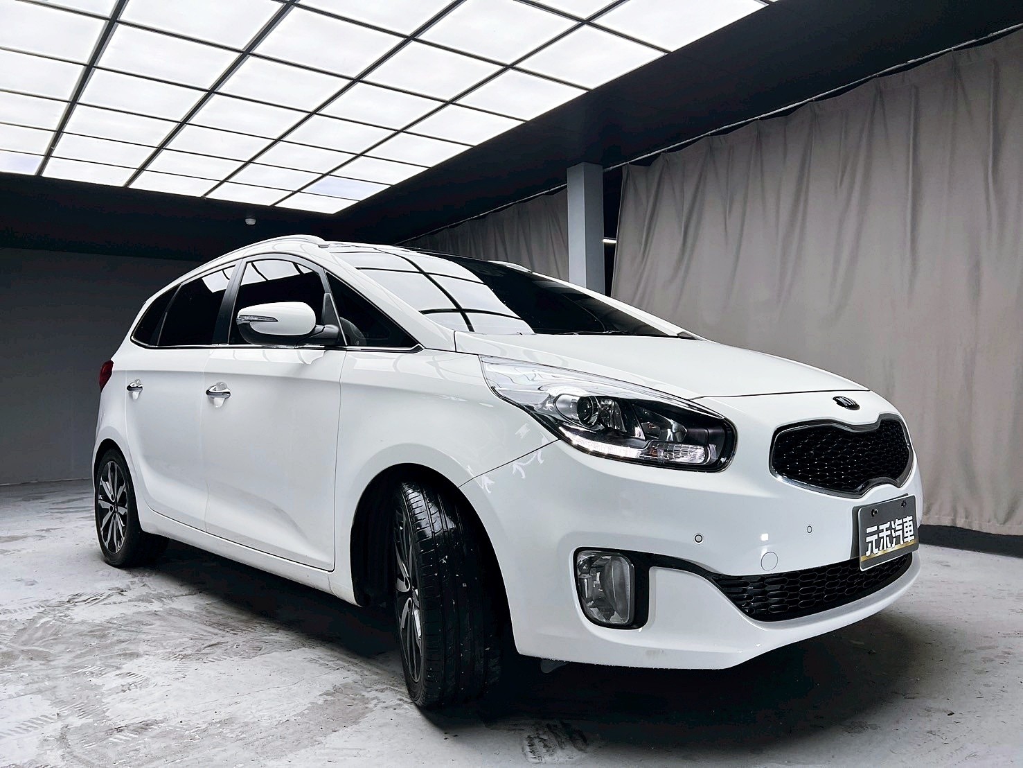 全台到府賞車 2016 Kia Carens CRDi 柴油旗艦版『小李經理』元禾國際車業/中古車/促銷中  第17張相片