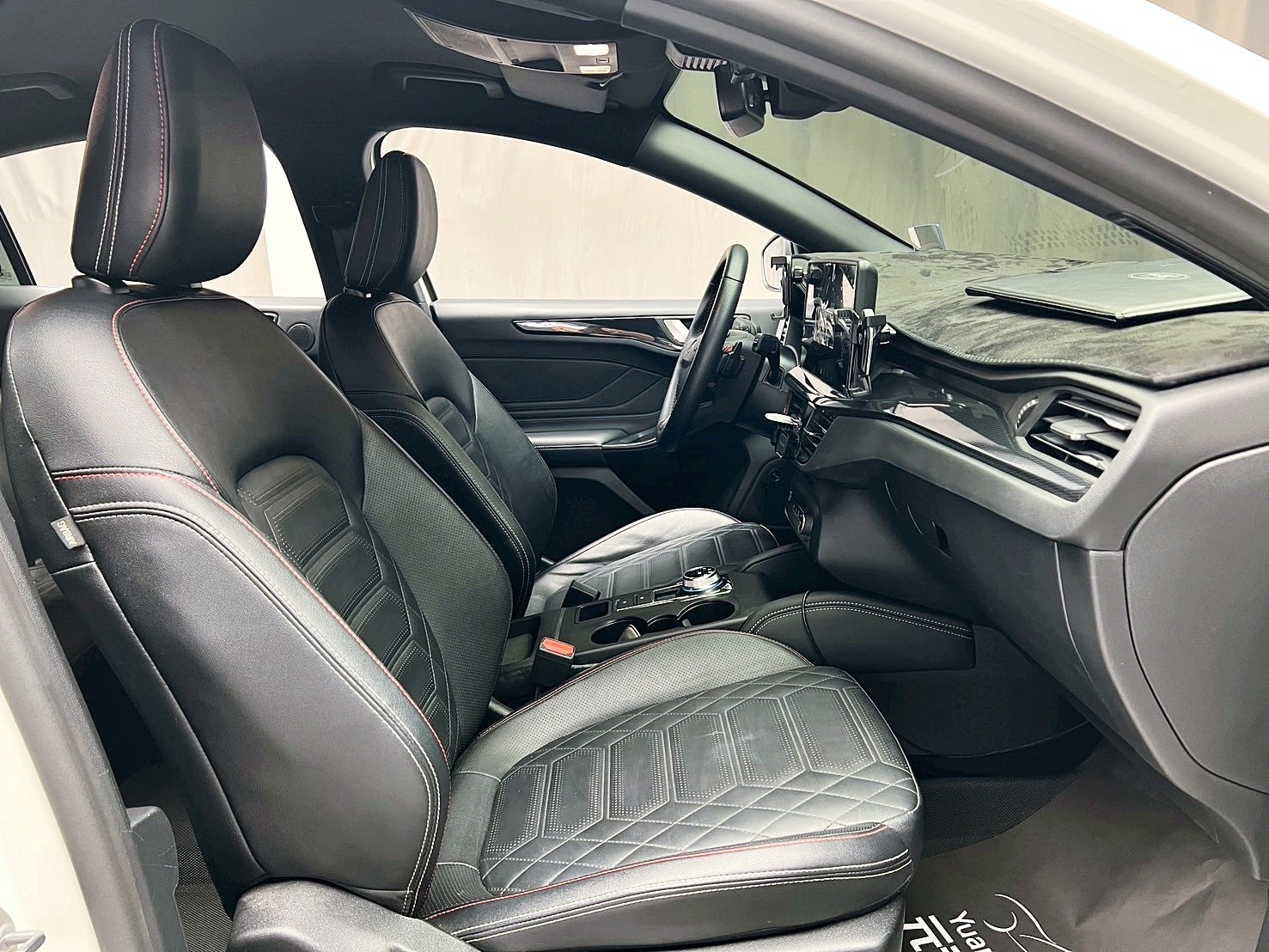 全台到府賞車 2023 Ford Focus 5D EcoBoost 182 ST-Line Vignale『小李經理』元禾國際車業/中古車/促銷中  第10張相片