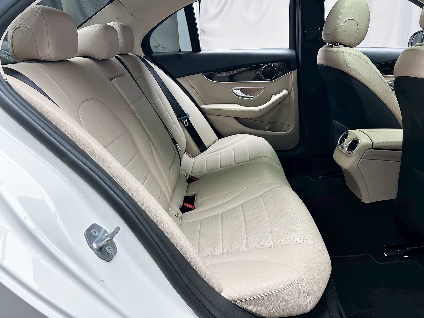 全台到府賞車 2019 Benz C300 Sedan W205型『小李經理』元禾國際車業/中古車/促銷中  第13張相片