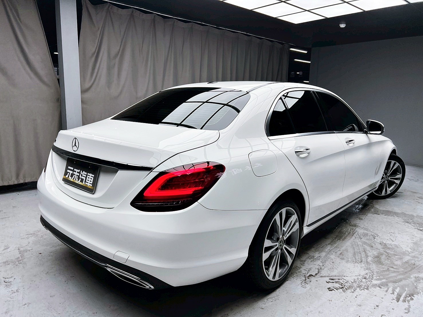 全台到府賞車 2019 Benz C300 Sedan W205型『小李經理』元禾國際車業/中古車/促銷中  第18張相片