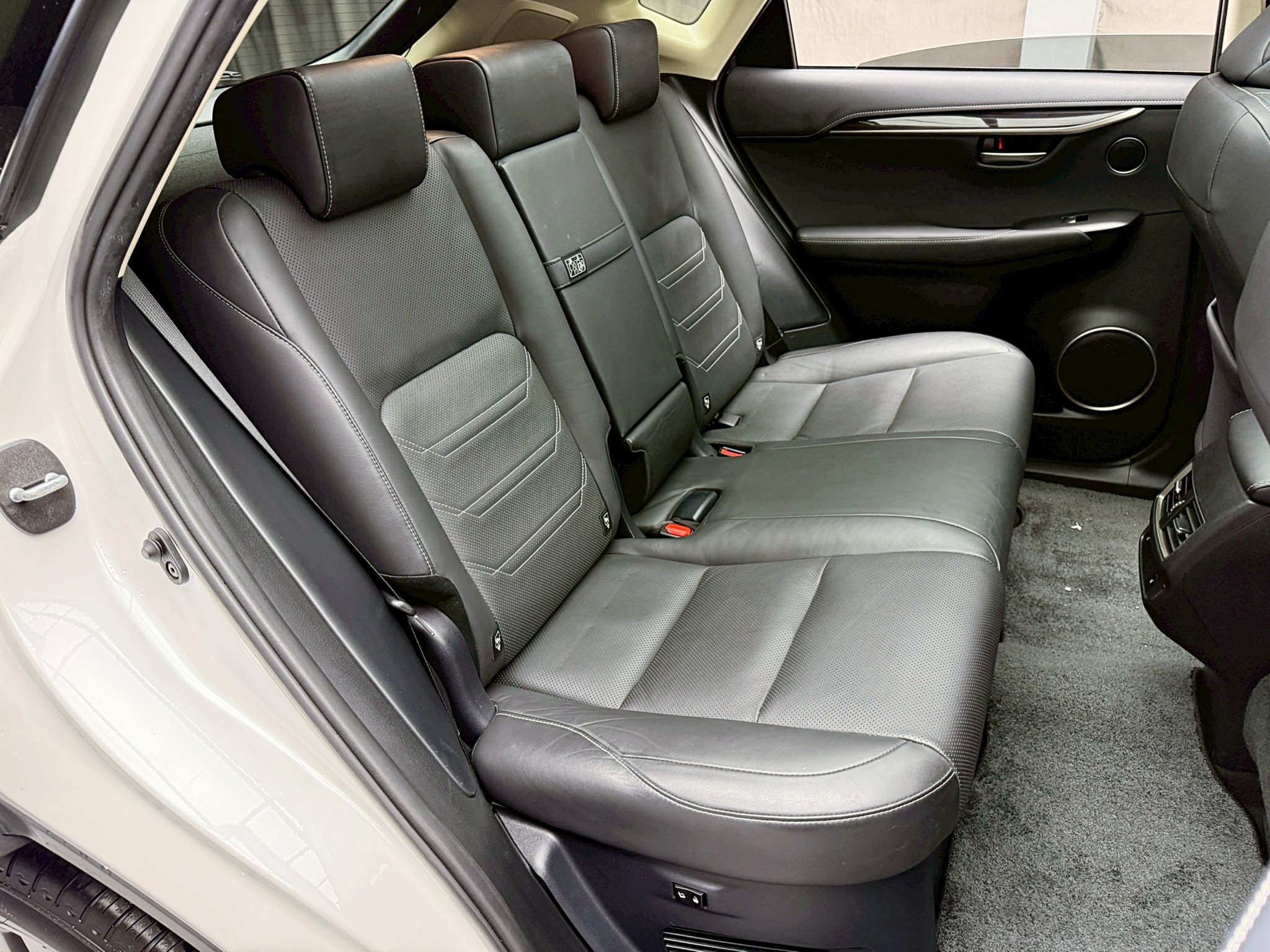 全台到府賞車 2017/18 Lexus NX300 旗艦版『小李經理』元禾國際車業/中古車/促銷中  第8張相片