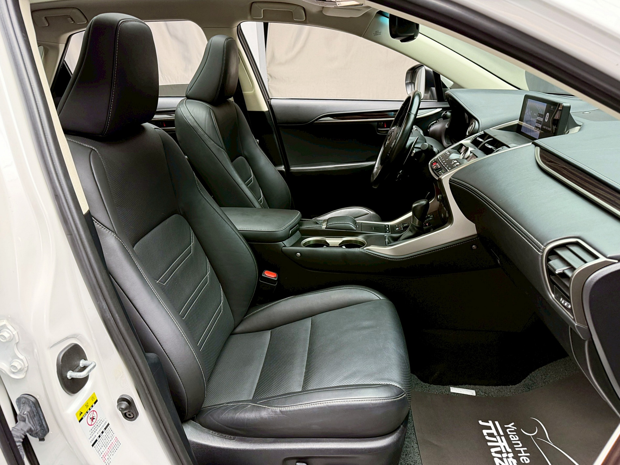 全台到府賞車 2017/18 Lexus NX300 旗艦版『小李經理』元禾國際車業/中古車/促銷中  第9張相片