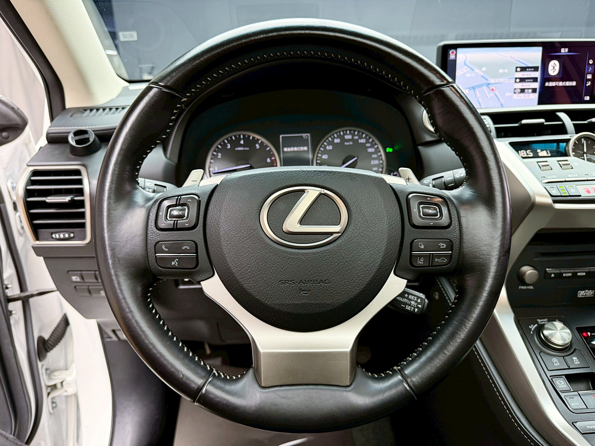 全台到府賞車 2017/18 Lexus NX300 旗艦版『小李經理』元禾國際車業/中古車/促銷中  第12張相片