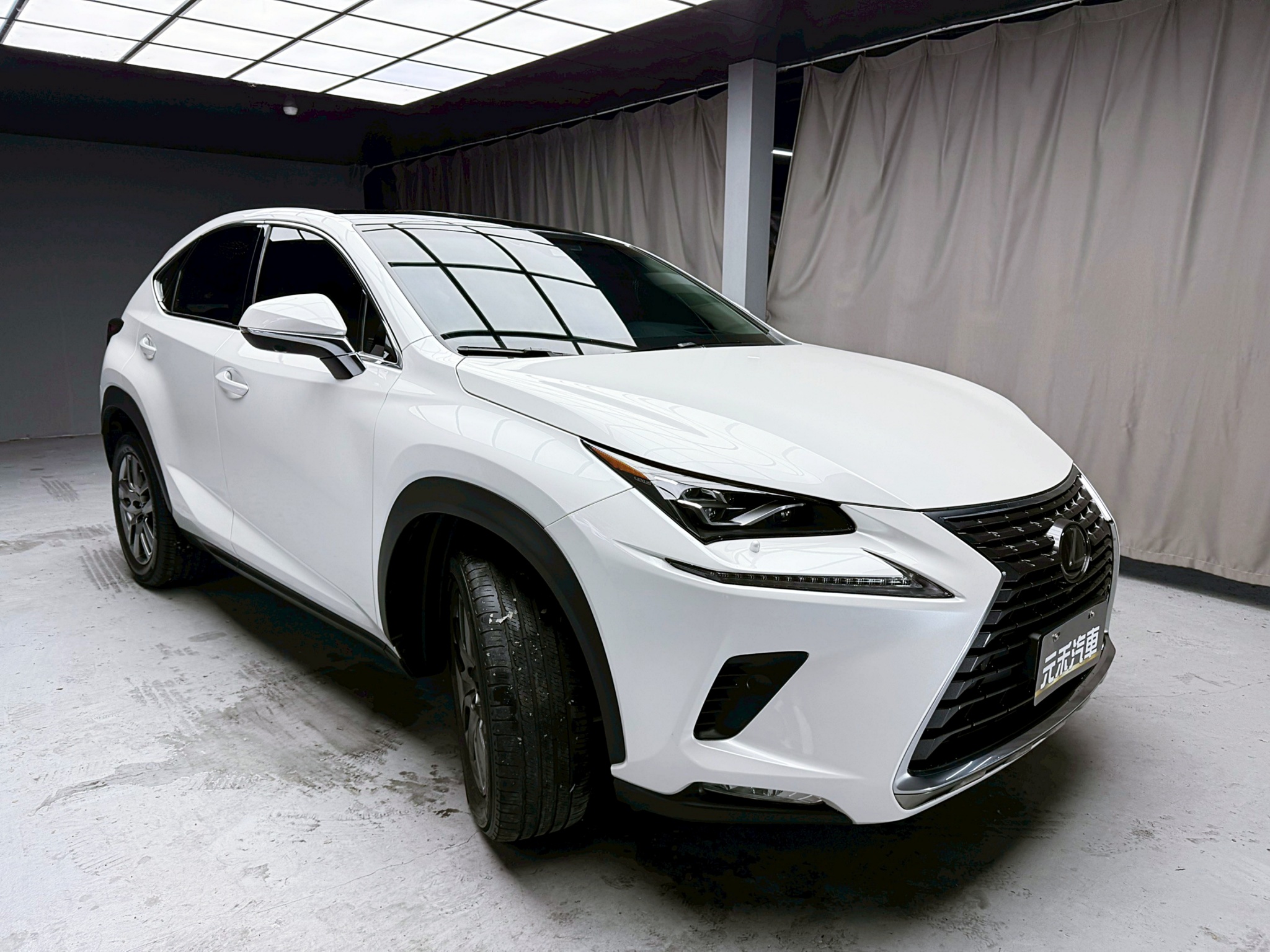 全台到府賞車 2017/18 Lexus NX300 旗艦版『小李經理』元禾國際車業/中古車/促銷中  第19張相片