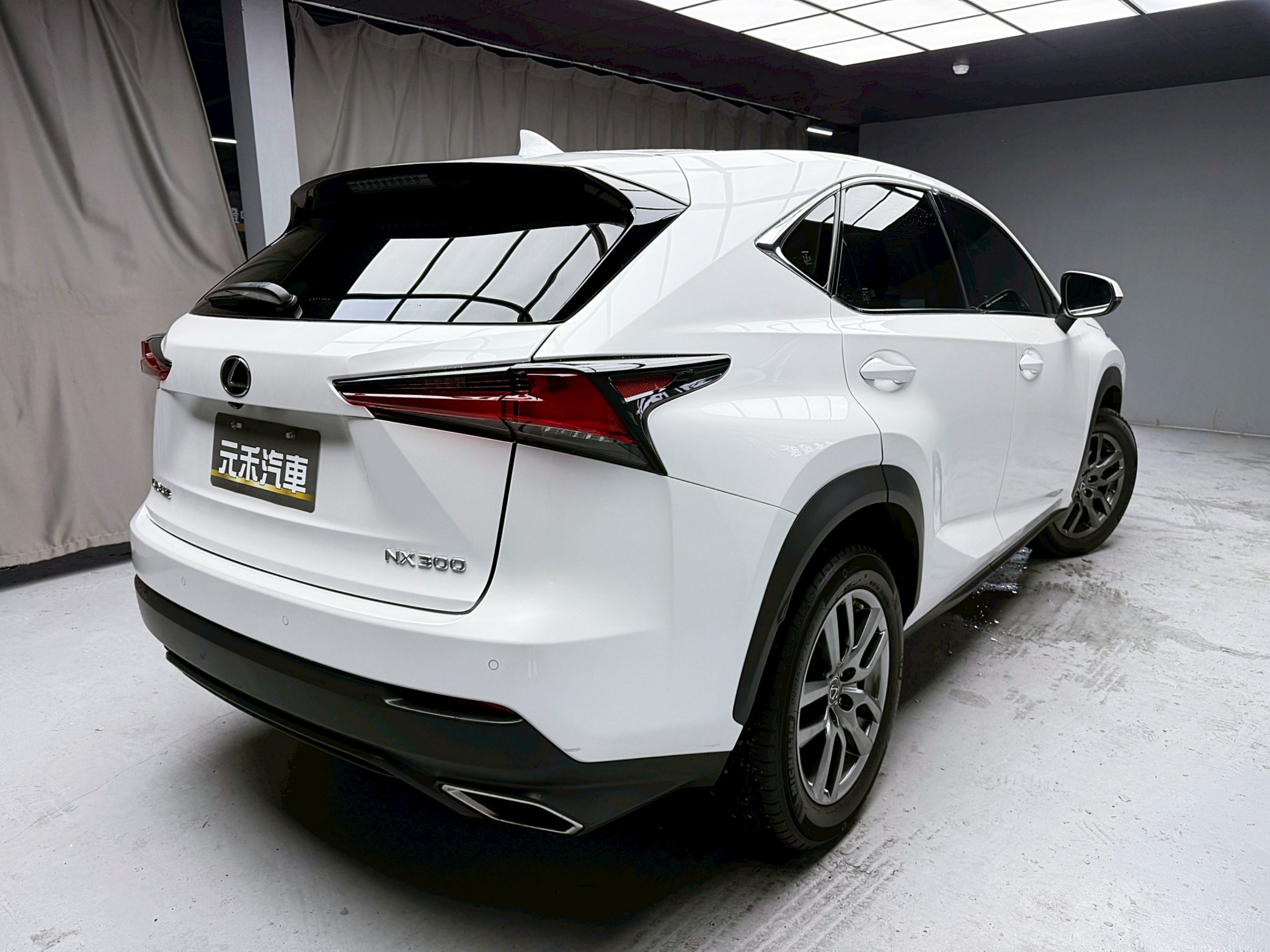 全台到府賞車 2017/18 Lexus NX300 旗艦版『小李經理』元禾國際車業/中古車/促銷中  第20張相片