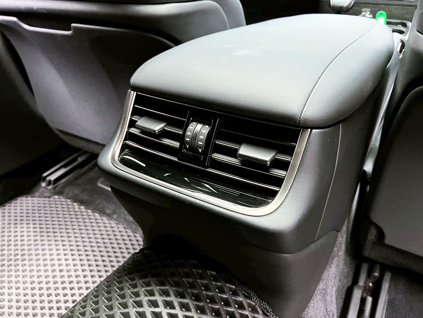 全台到府賞車 2021/22 Lexus LS500h 頂級版『小李經理』元禾國際車業/中古車/促銷中  第13張相片