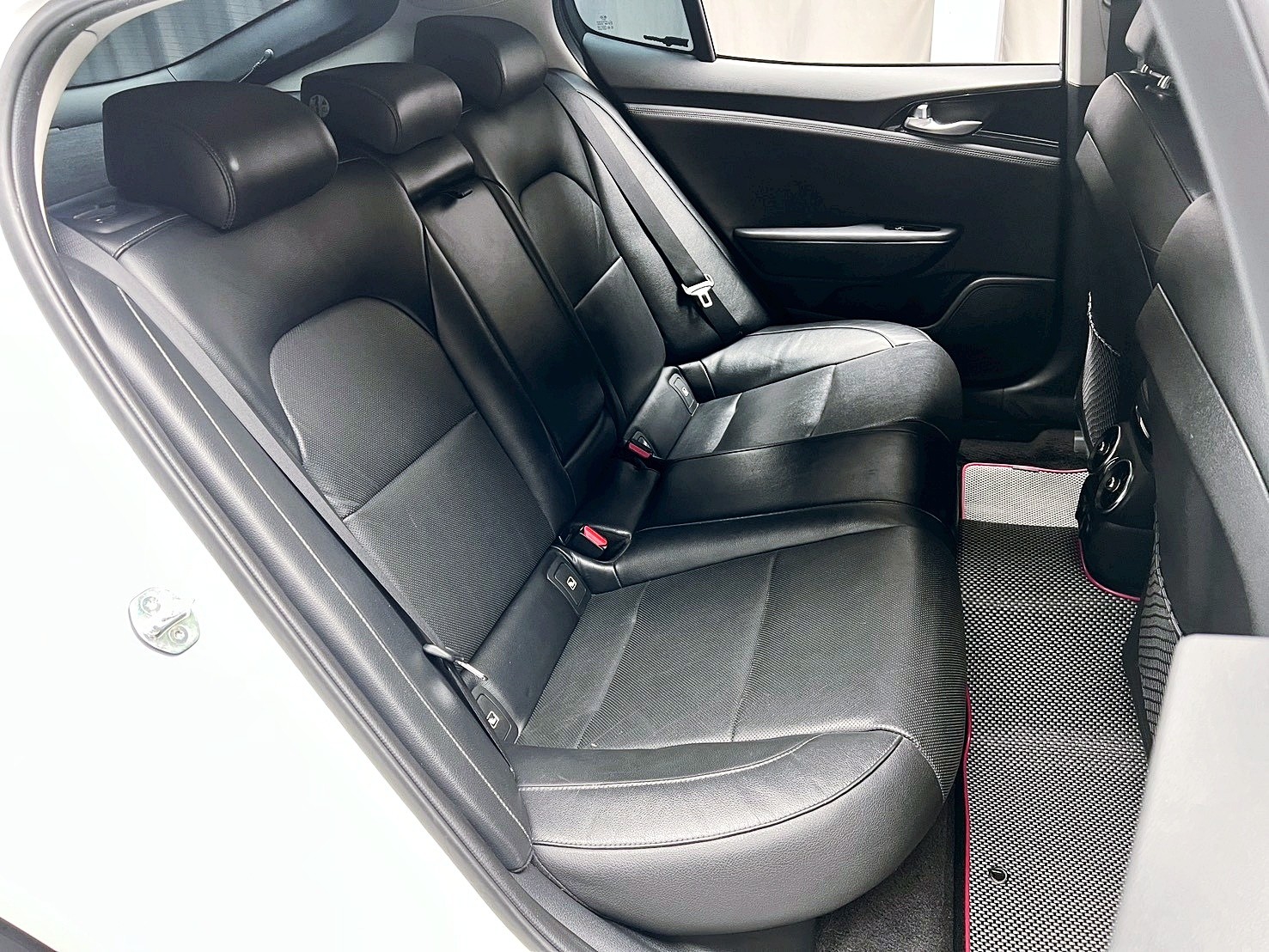 全台到府賞車 2019 Kia Stinger EX『小李經理』元禾國際車業/中古車/促銷中  第10張相片