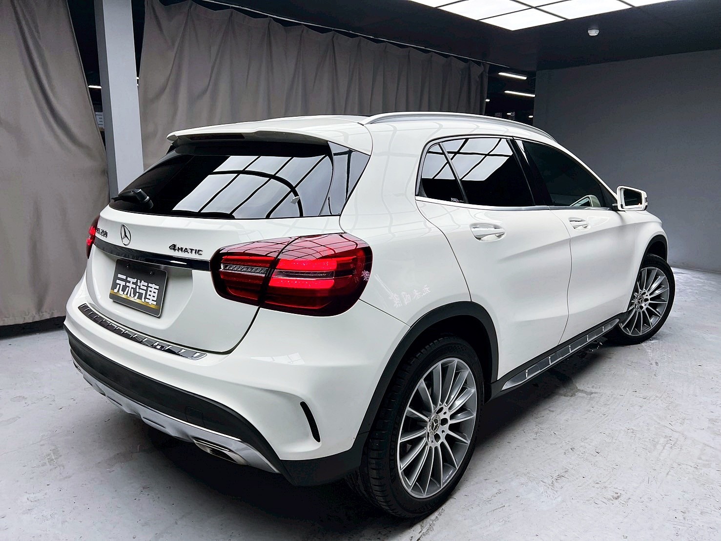 全台到府賞車 2017 Benz GLA250 4Matic AMG Line X156型『小李經理』元禾國際車業/中古車/促銷中  第18張相片