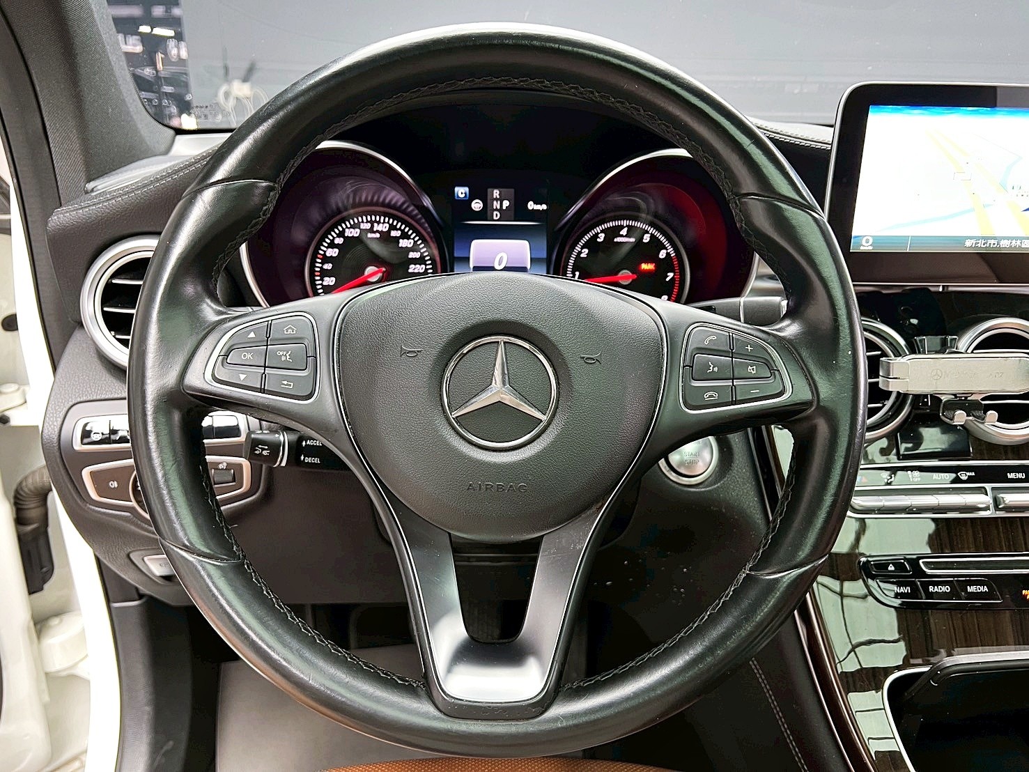 全台到府賞車 2016 Benz GLC300 AMG Line X253型『小李經理』元禾國際車業/中古車/促銷中  第8張相片