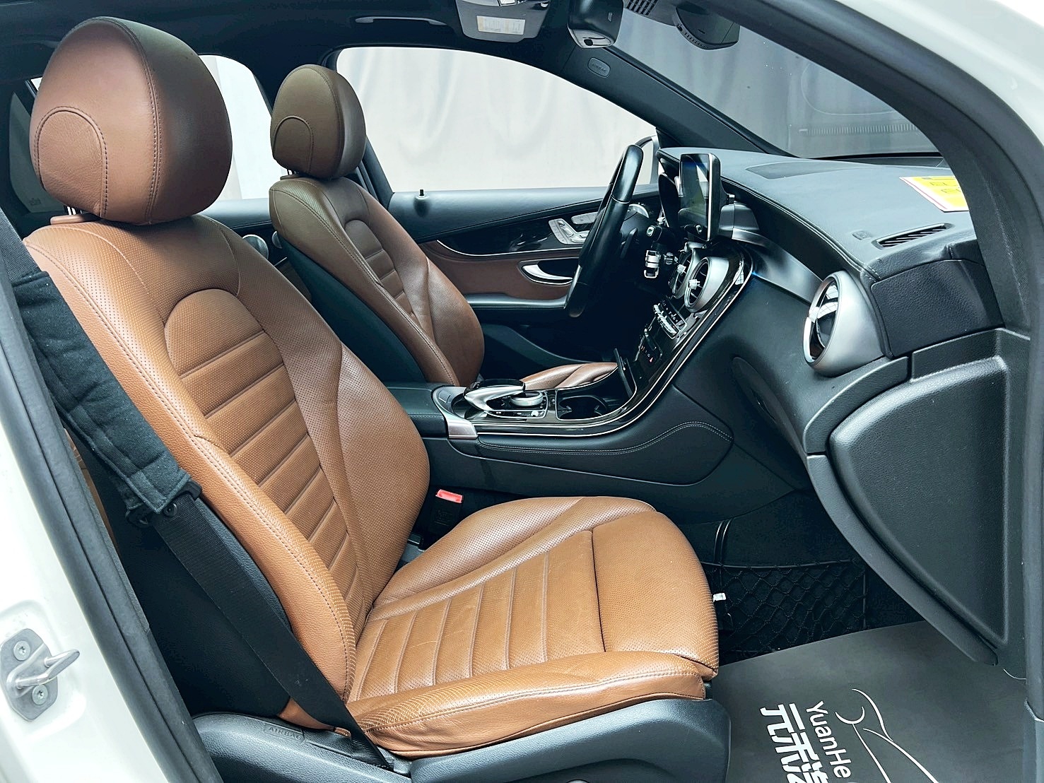 全台到府賞車 2016 Benz GLC300 AMG Line X253型『小李經理』元禾國際車業/中古車/促銷中  第11張相片