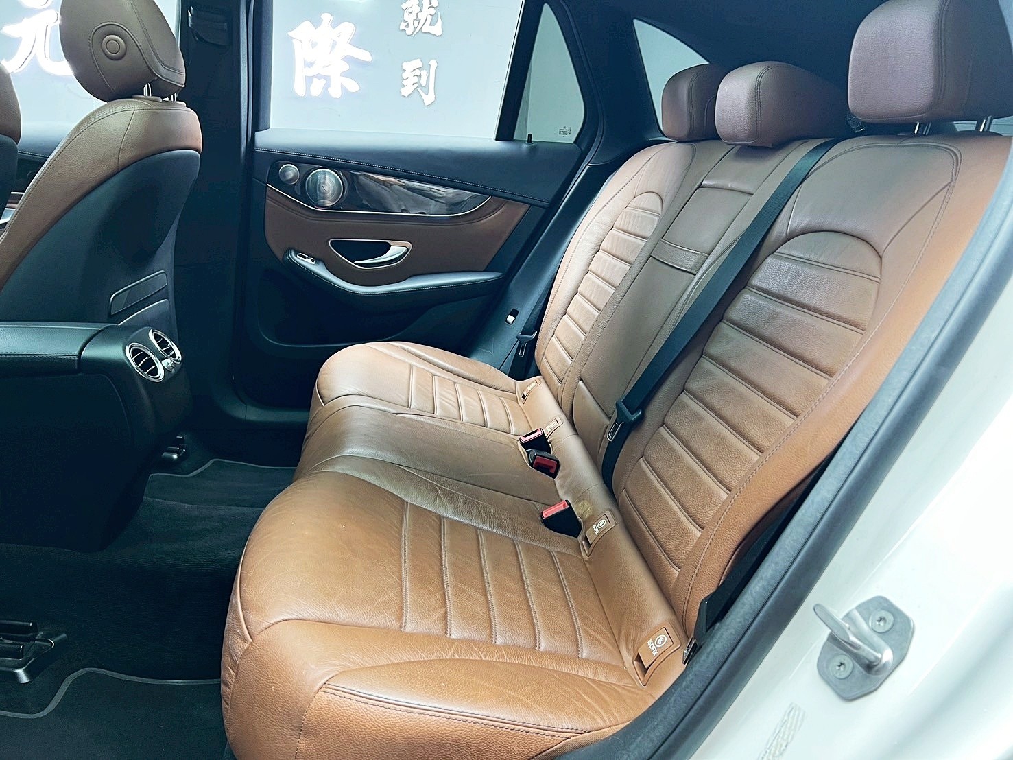 全台到府賞車 2016 Benz GLC300 AMG Line X253型『小李經理』元禾國際車業/中古車/促銷中  第15張相片
