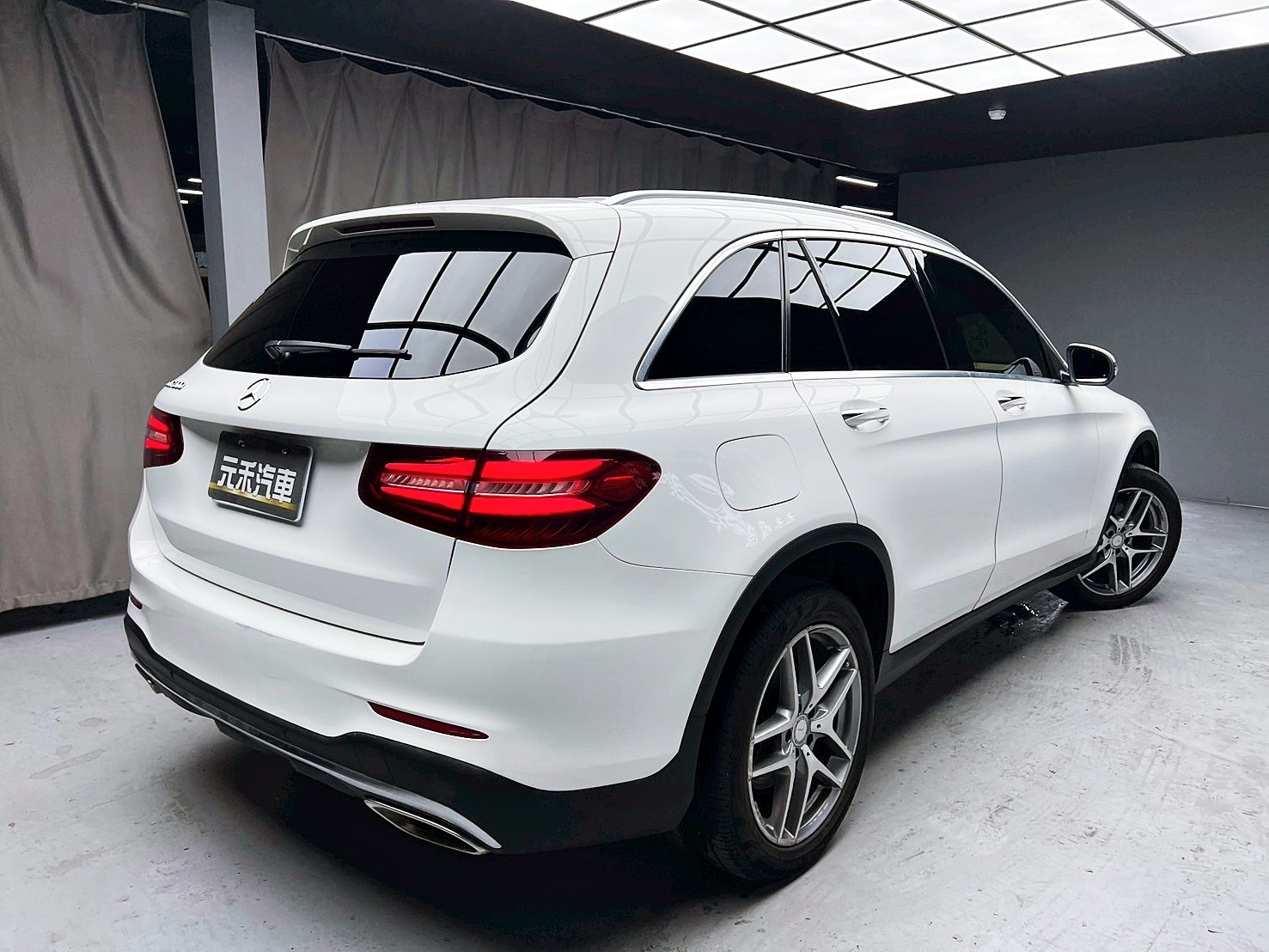 全台到府賞車 2016 Benz GLC300 AMG Line X253型『小李經理』元禾國際車業/中古車/促銷中  第18張相片