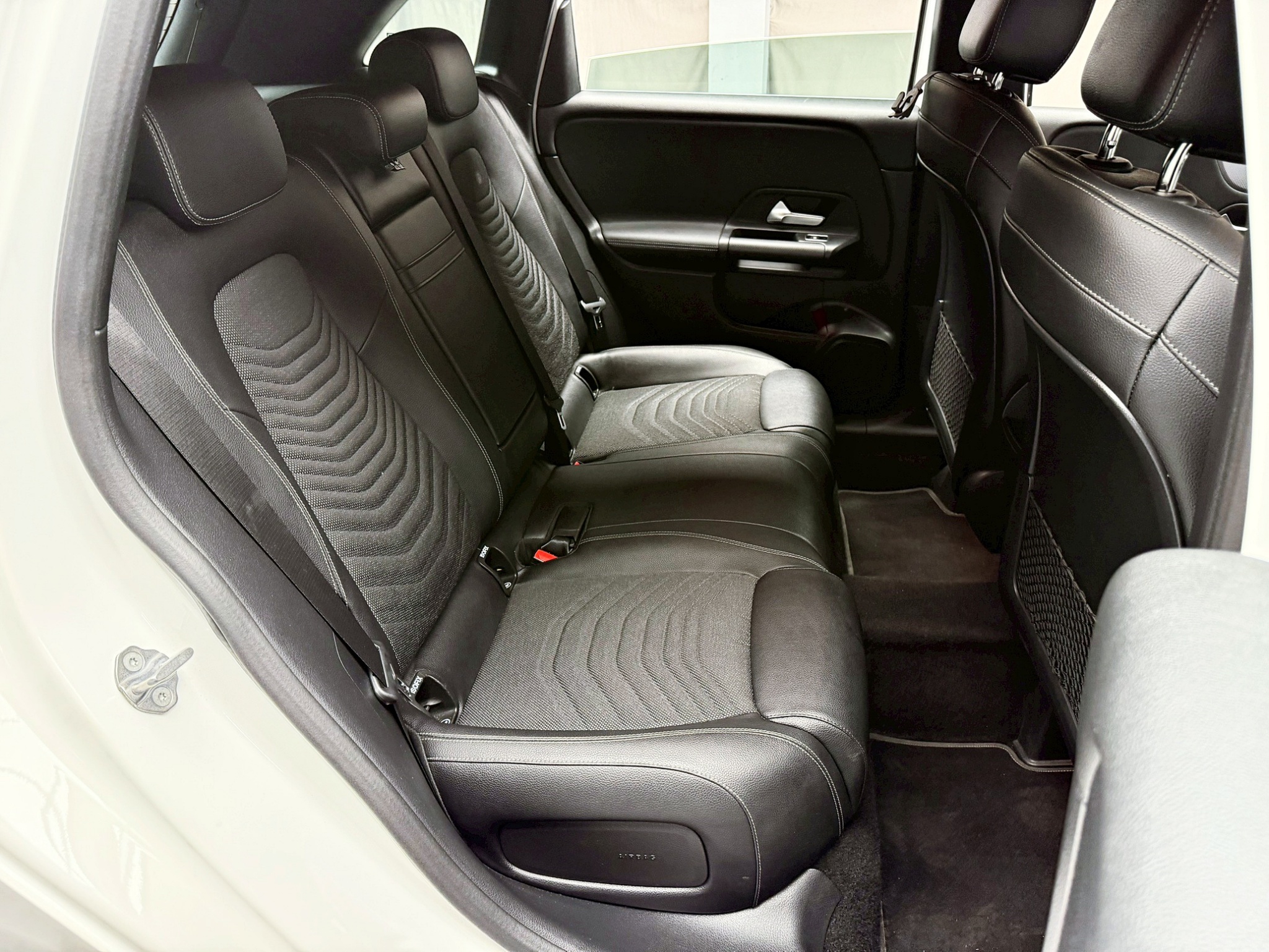 全台到府賞車 2019/20 Benz B180 W247型『小李經理』元禾國際車業/中古車/促銷中  第13張相片