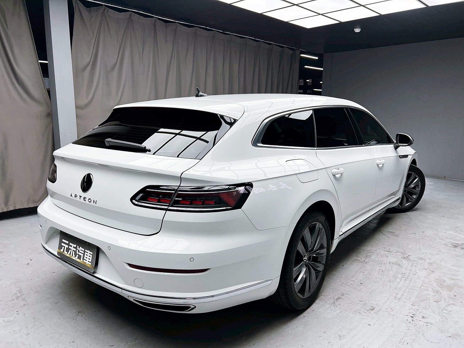 全台到府賞車 2021 Volkswagen Arteon Shooting Brake 330 TSI Elegance『小李經理』元禾國際車業/中古車/促銷中  第19張相片