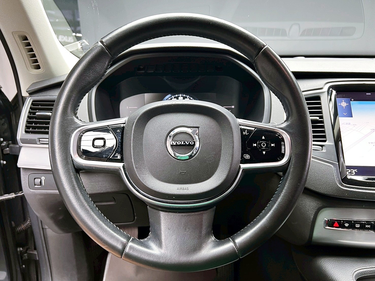 全台到府賞車 2016 Volvo XC90 D4 Momentum 七人座『小李經理』元禾國際車業/中古車/促銷中  第6張相片