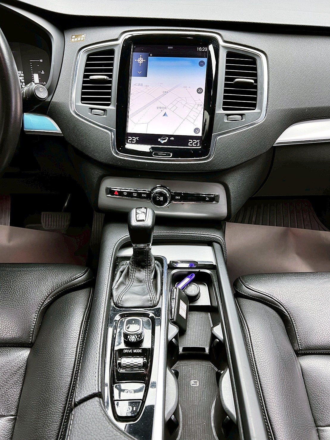 全台到府賞車 2016 Volvo XC90 D4 Momentum 七人座『小李經理』元禾國際車業/中古車/促銷中  第7張相片