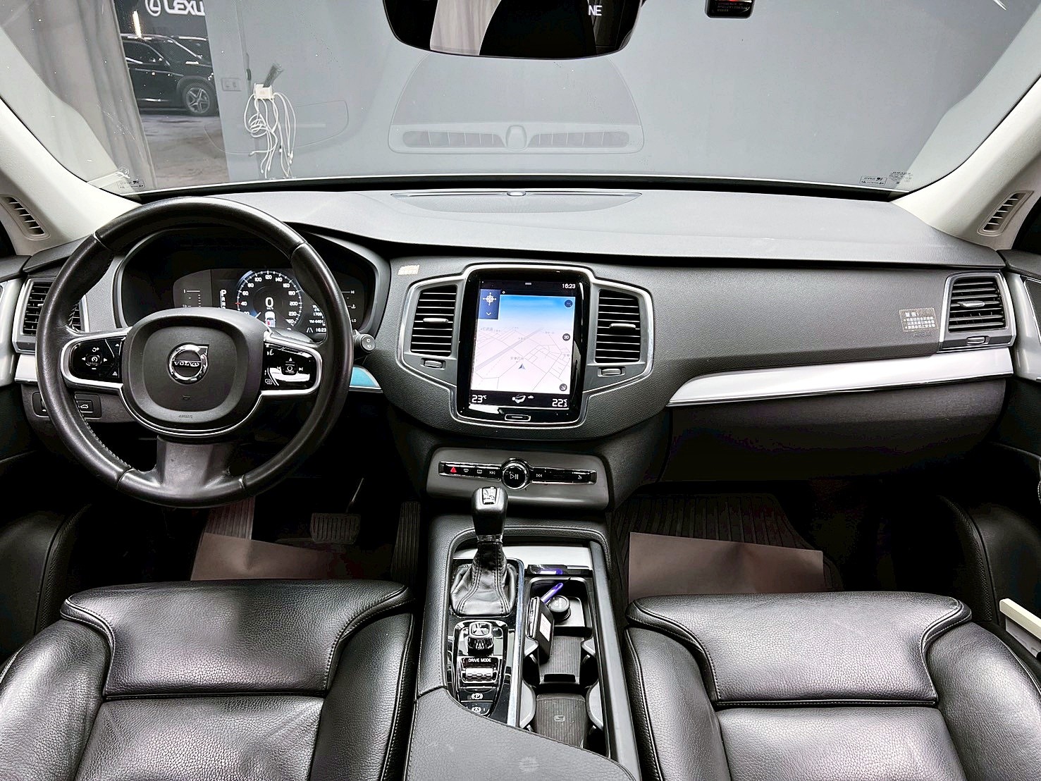 全台到府賞車 2016 Volvo XC90 D4 Momentum 七人座『小李經理』元禾國際車業/中古車/促銷中  第8張相片