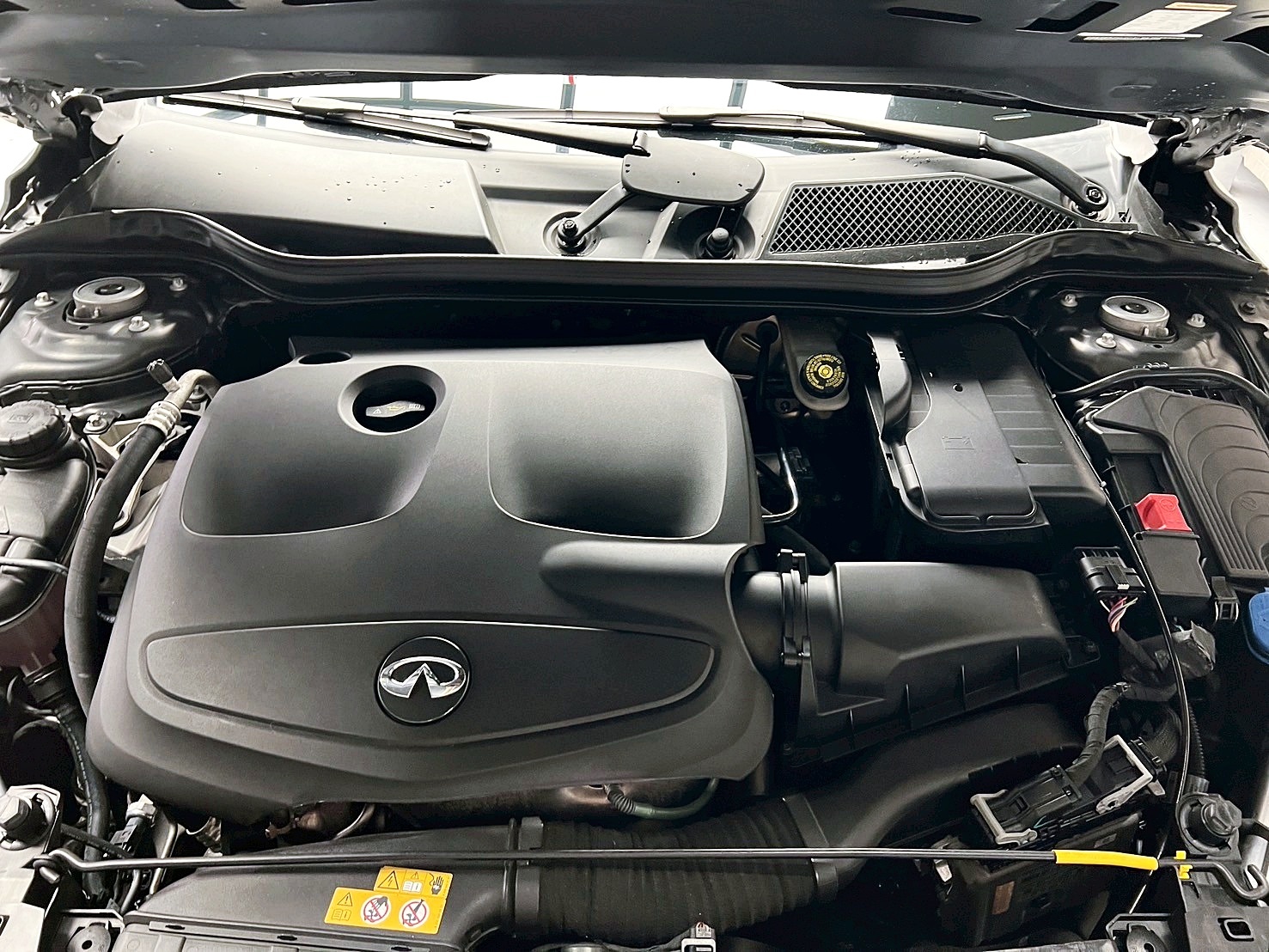 全台到府賞車 2017 Infiniti Q30 風尚版『小李經理』元禾國際車業/中古車/促銷中  第16張相片