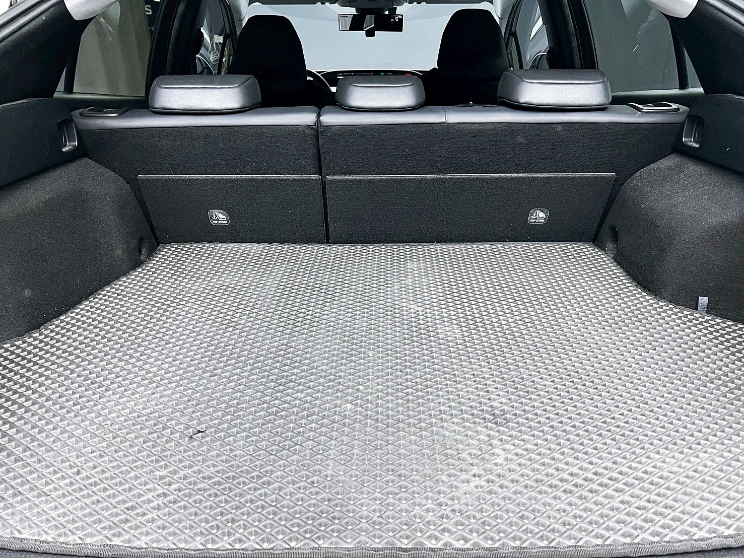 全台到府賞車 2022/23 Toyota Prius PHV 尊爵版『小李經理』元禾國際車業/中古車/促銷中  第17張相片