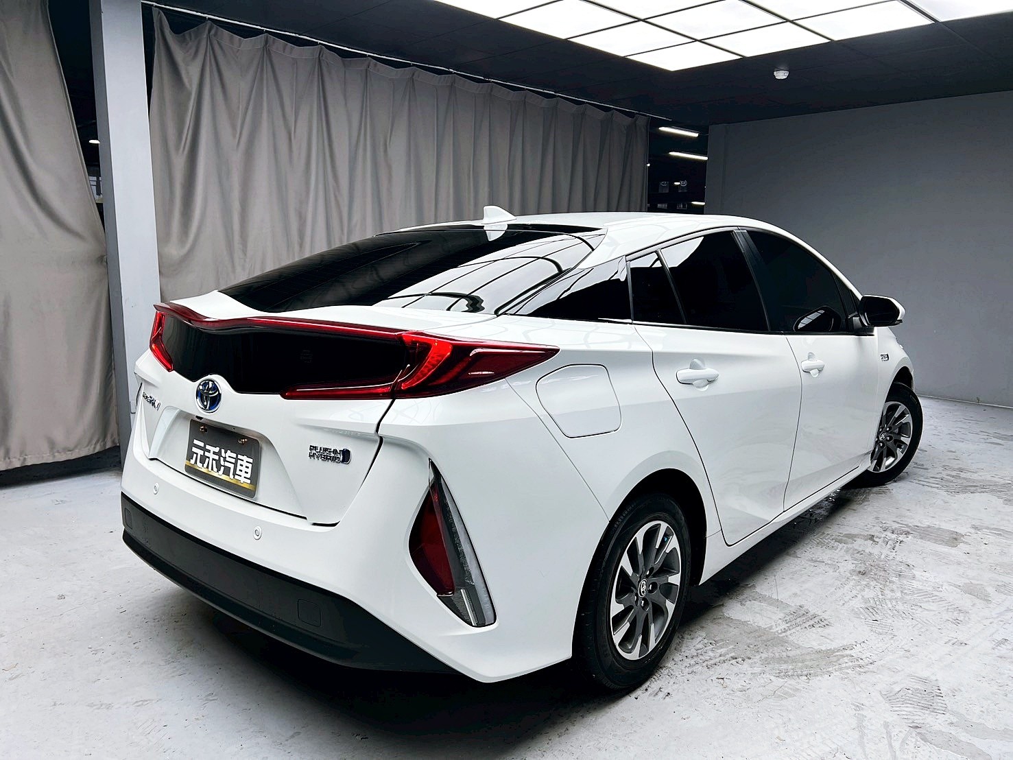 全台到府賞車 2022/23 Toyota Prius PHV 尊爵版『小李經理』元禾國際車業/中古車/促銷中  第18張相片