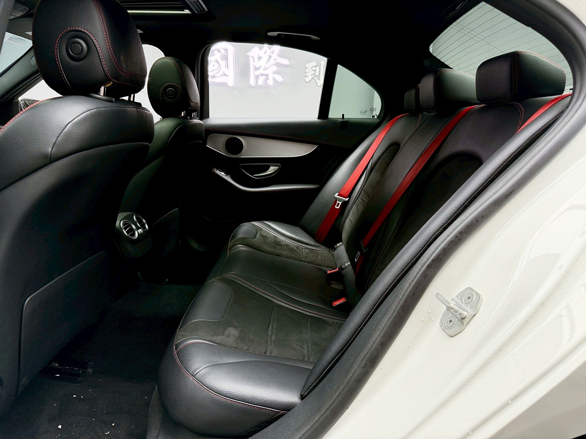 全台到府賞車 2015/16 Benz C450 Sedan AMG 4MATIC W205型『小李經理』元禾國際車業/中古車/促銷中  第14張相片