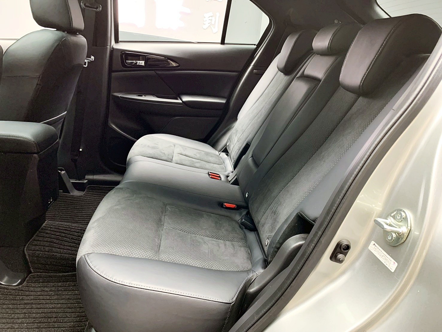 全台到府賞車 2024 Mitsubishi Eclipse Cross AWD 月影特仕版『小李經理』元禾國際車業/中古車/促銷中  第13張相片