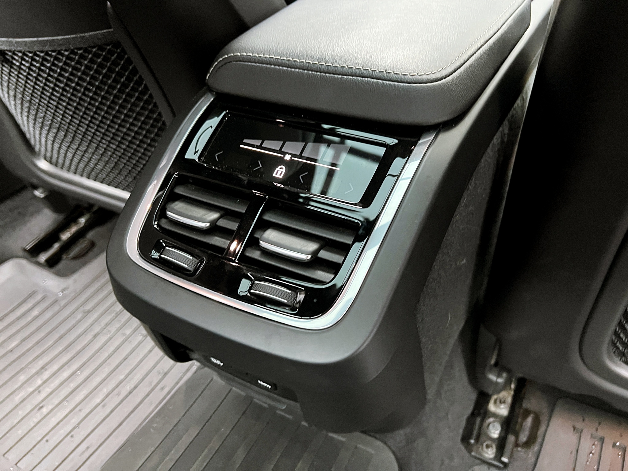 全台到府賞車 2019 Volvo S60 T5 R-Design『小李經理』元禾國際車業/中古車/促銷中  第12張相片