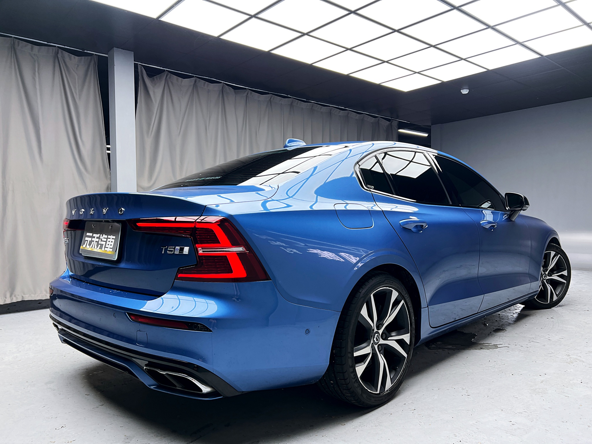 全台到府賞車 2019 Volvo S60 T5 R-Design『小李經理』元禾國際車業/中古車/促銷中  第19張相片