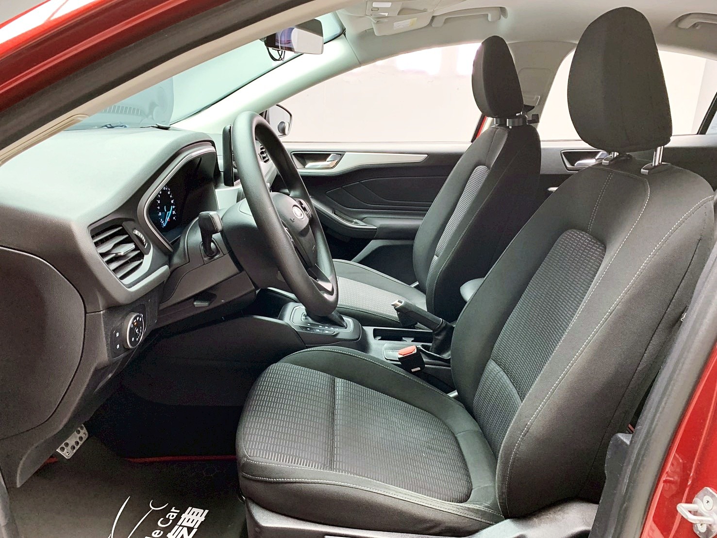 全台到府賞車 2019 Ford Focus 5D Ti-VCT 時尚型『小李經理』元禾國際車業/中古車/促銷中  第13張相片