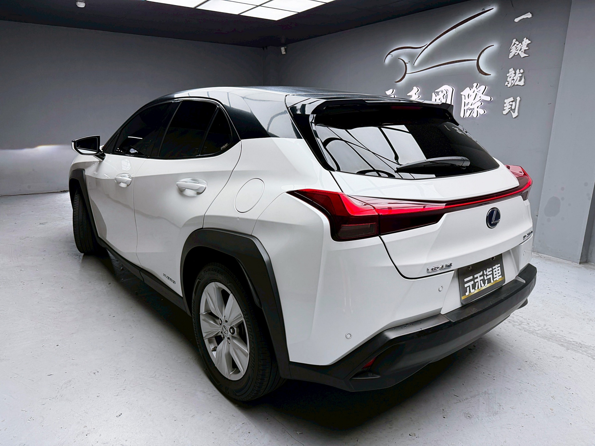 全台到府賞車 2020 Lexus UX250h 豪華版『小李經理』元禾國際車業/中古車/促銷中  第3張相片
