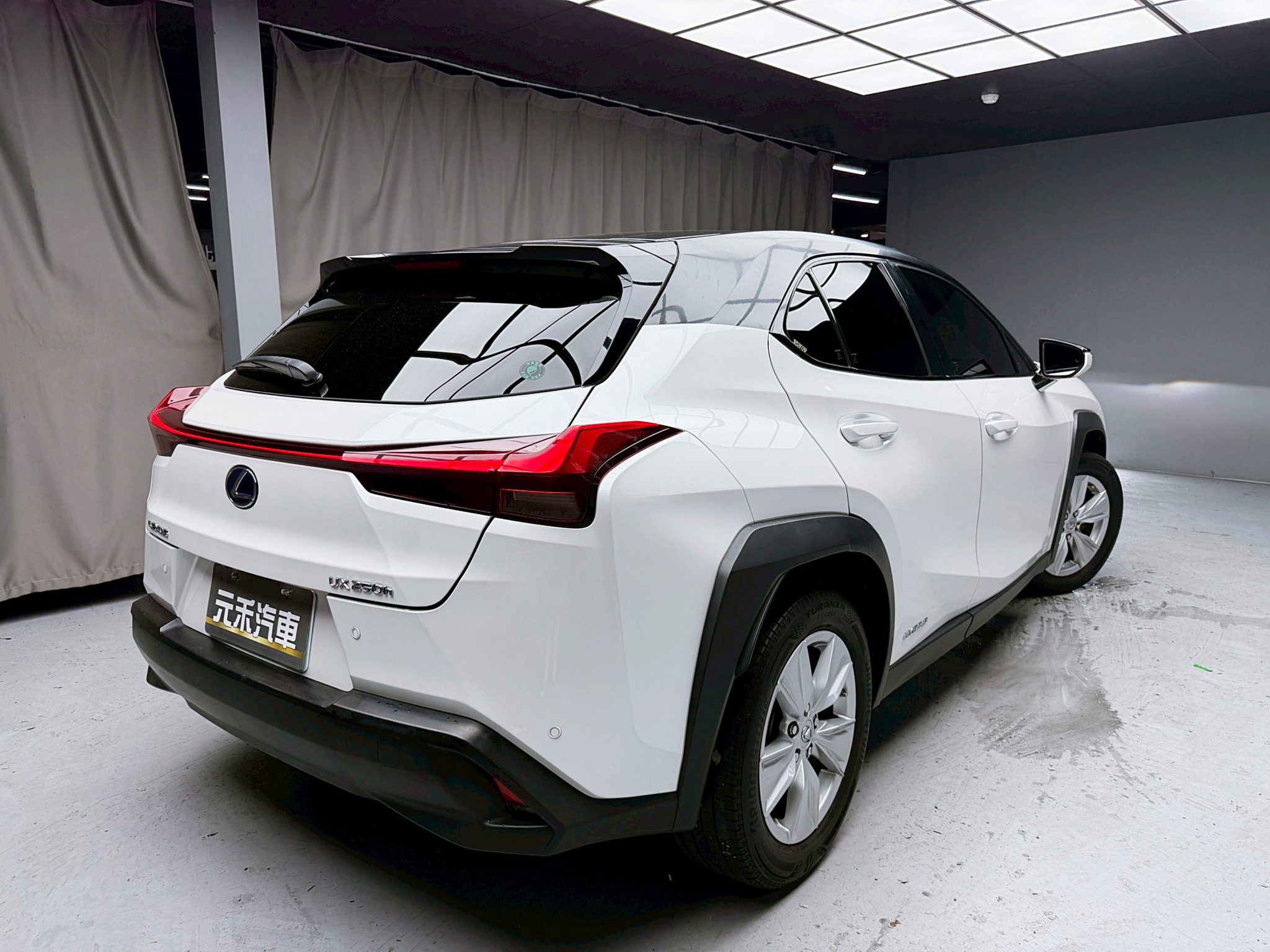 全台到府賞車 2020 Lexus UX250h 豪華版『小李經理』元禾國際車業/中古車/促銷中  第18張相片