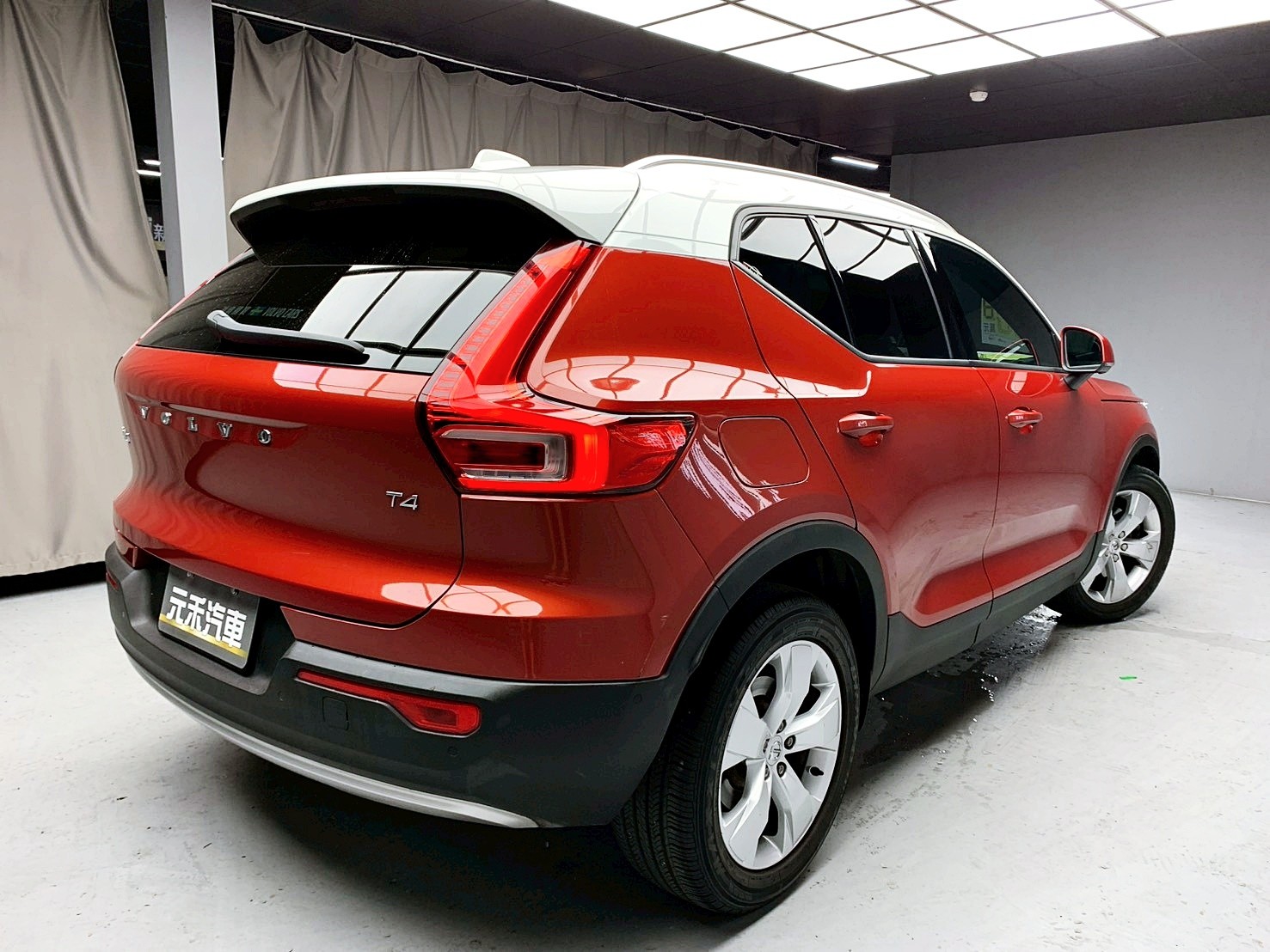 全台到府賞車 2018/19 Volvo XC40 T4 Momentum『小李經理』元禾國際車業/中古車/促銷中  第18張相片