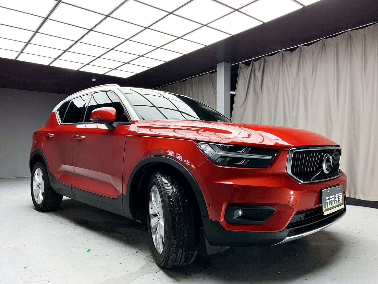 全台到府賞車 2018/19 Volvo XC40 T4 Momentum『小李經理』元禾國際車業/中古車/促銷中  第19張相片