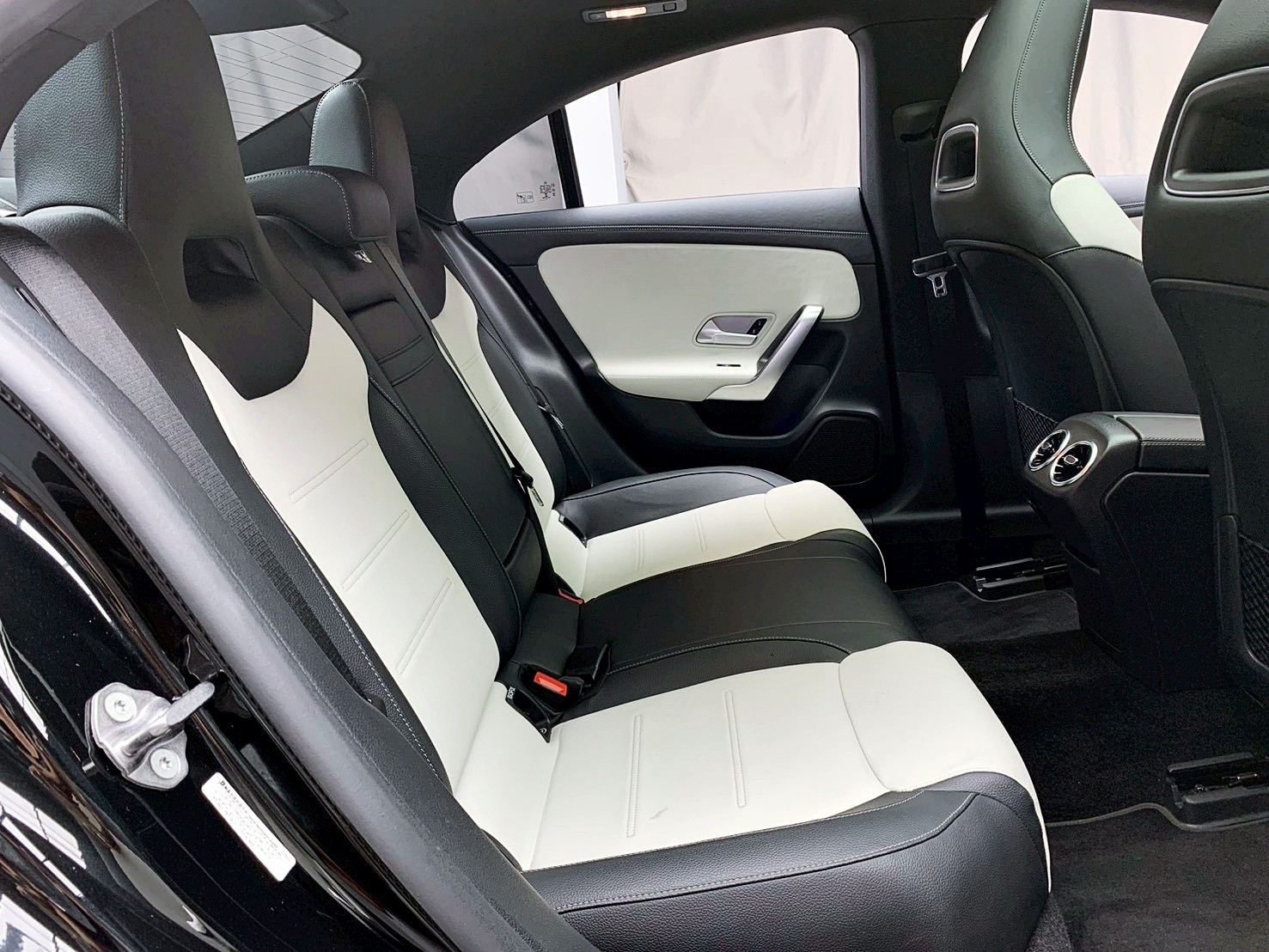 全台到府賞車 2019/20 Benz CLA250 4Matic C118型『小李經理』元禾國際車業/中古車/促銷中  第12張相片