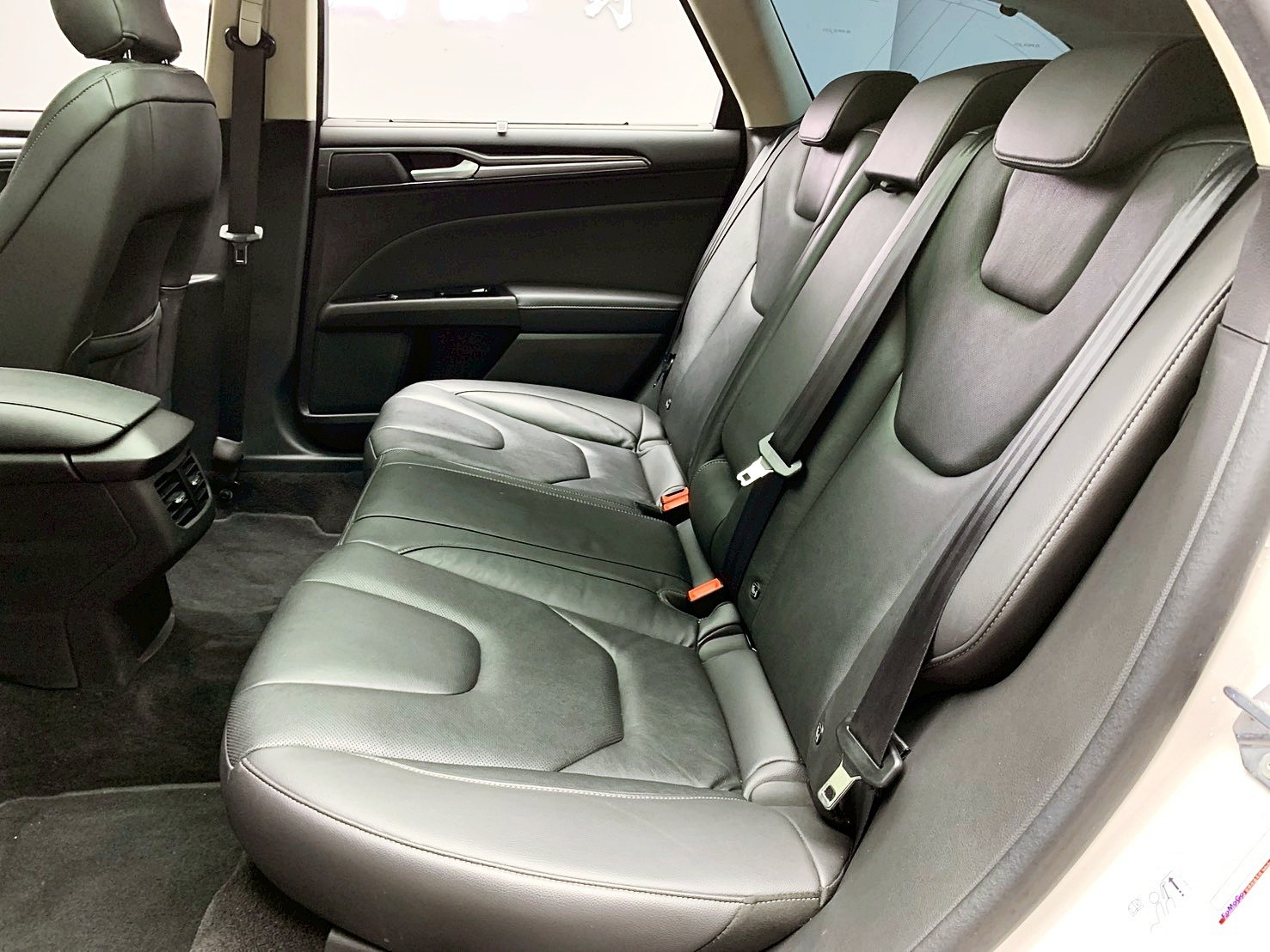 全台到府賞車 2020 Ford Mondeo Wagon EcoBoost 240匹 跑旅車型『小李經理』元禾國際車業/中古車/促銷中  第14張相片