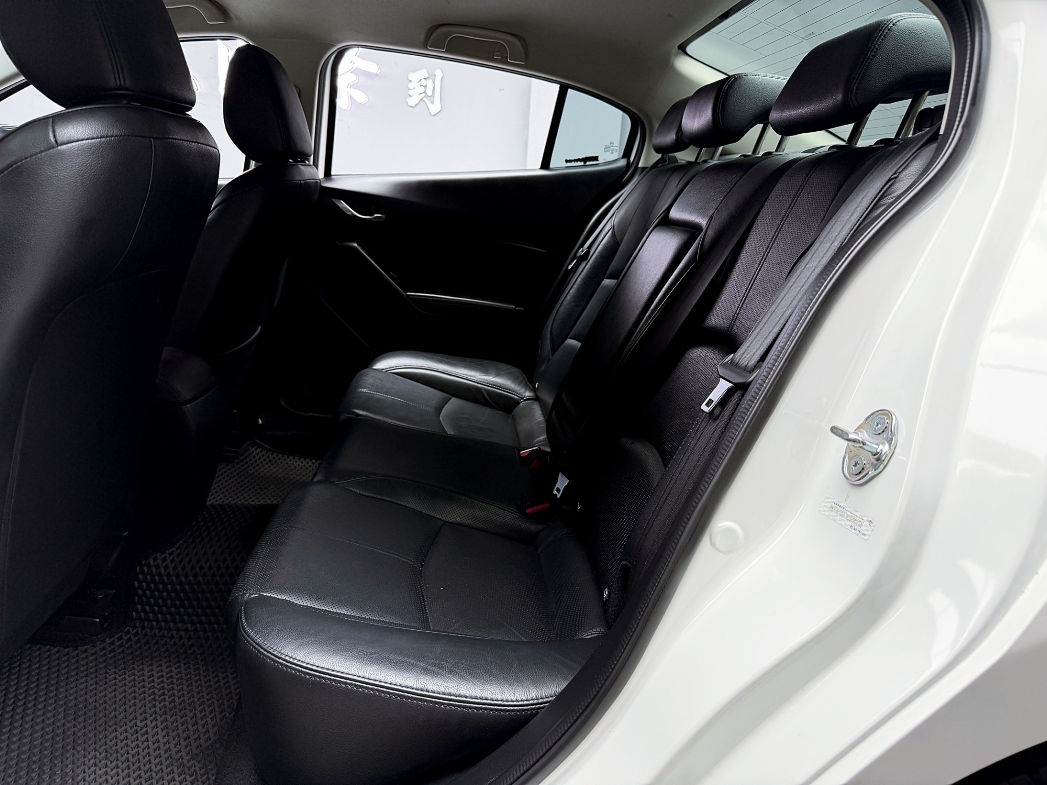 全台到府賞車 2018 Mazda 3 4D 尊榮進化版『小李經理』元禾國際車業/中古車/促銷中  第12張相片