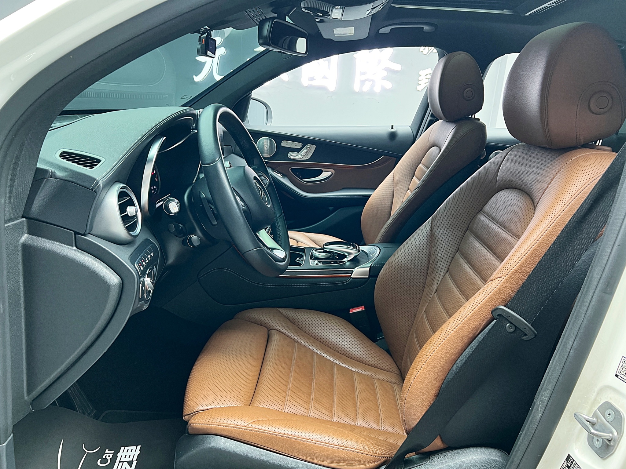 全台到府賞車 2017 Benz GLC300 Coupe 4MATIC AMG C253型『小李經理』元禾國際車業/中古車/促銷中  第16張相片