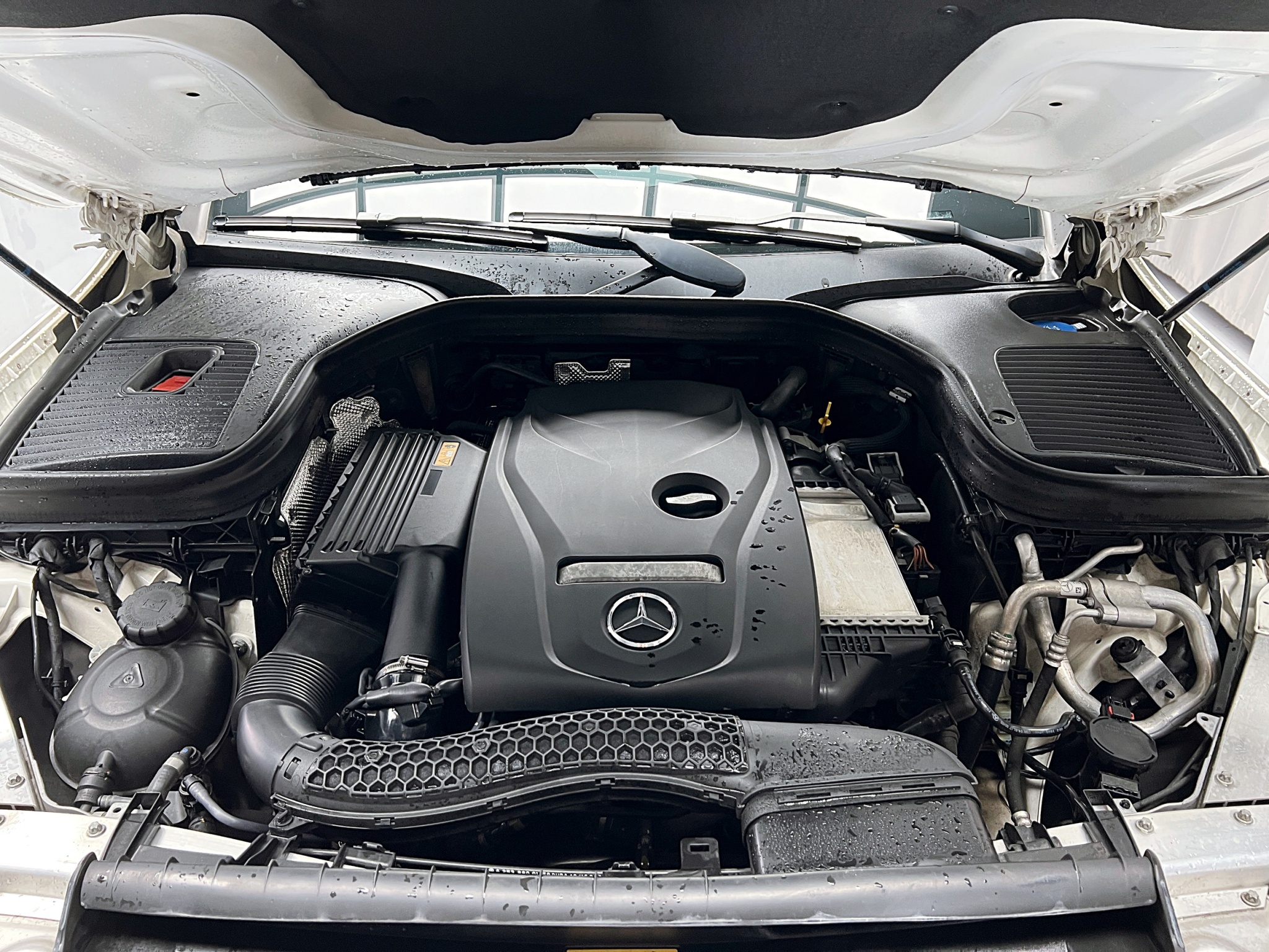 全台到府賞車 2017 Benz GLC300 Coupe 4MATIC AMG C253型『小李經理』元禾國際車業/中古車/促銷中  第17張相片