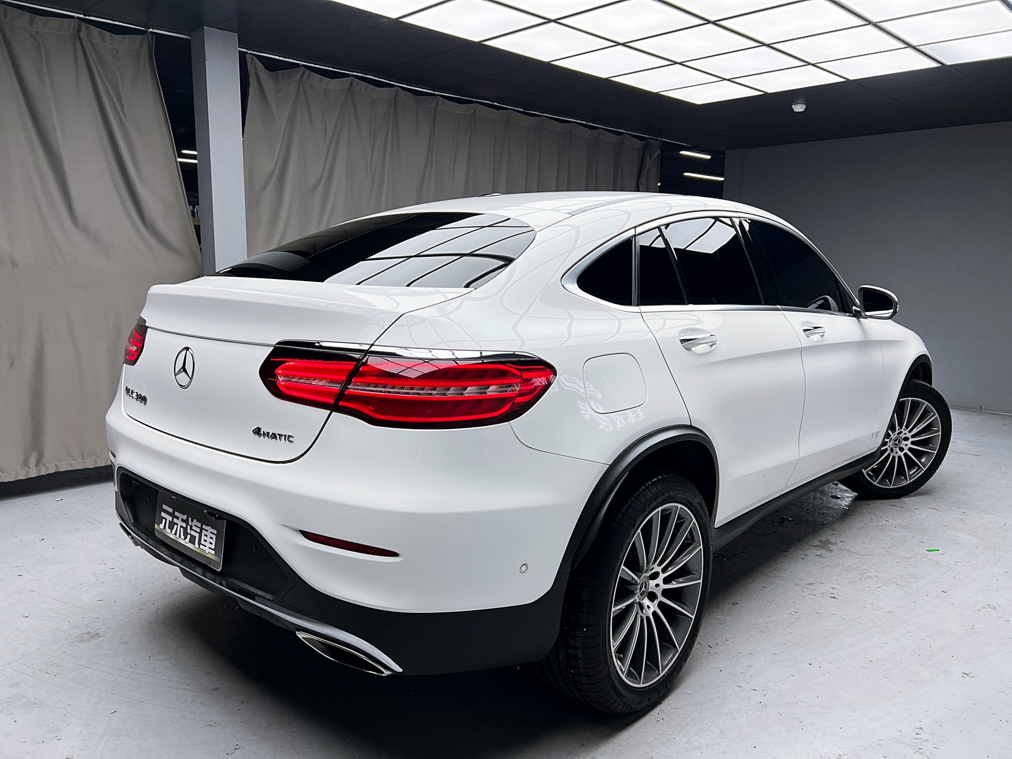 全台到府賞車 2017 Benz GLC300 Coupe 4MATIC AMG C253型『小李經理』元禾國際車業/中古車/促銷中  第19張相片