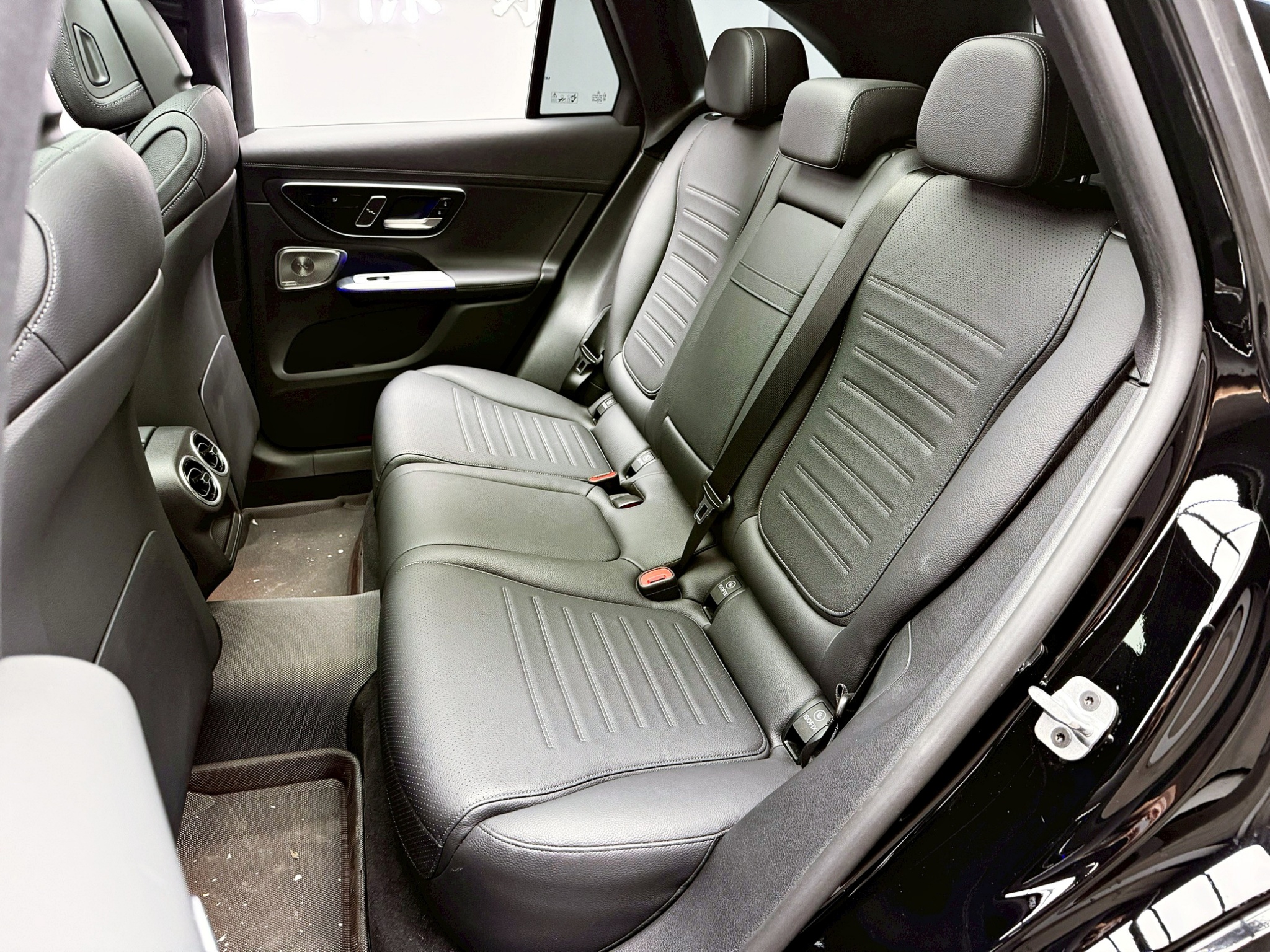 全台到府賞車 2023 Benz GLC300 4MATIC AMG LINE X254型『小李經理』元禾國際車業/中古車/促銷中  第14張相片