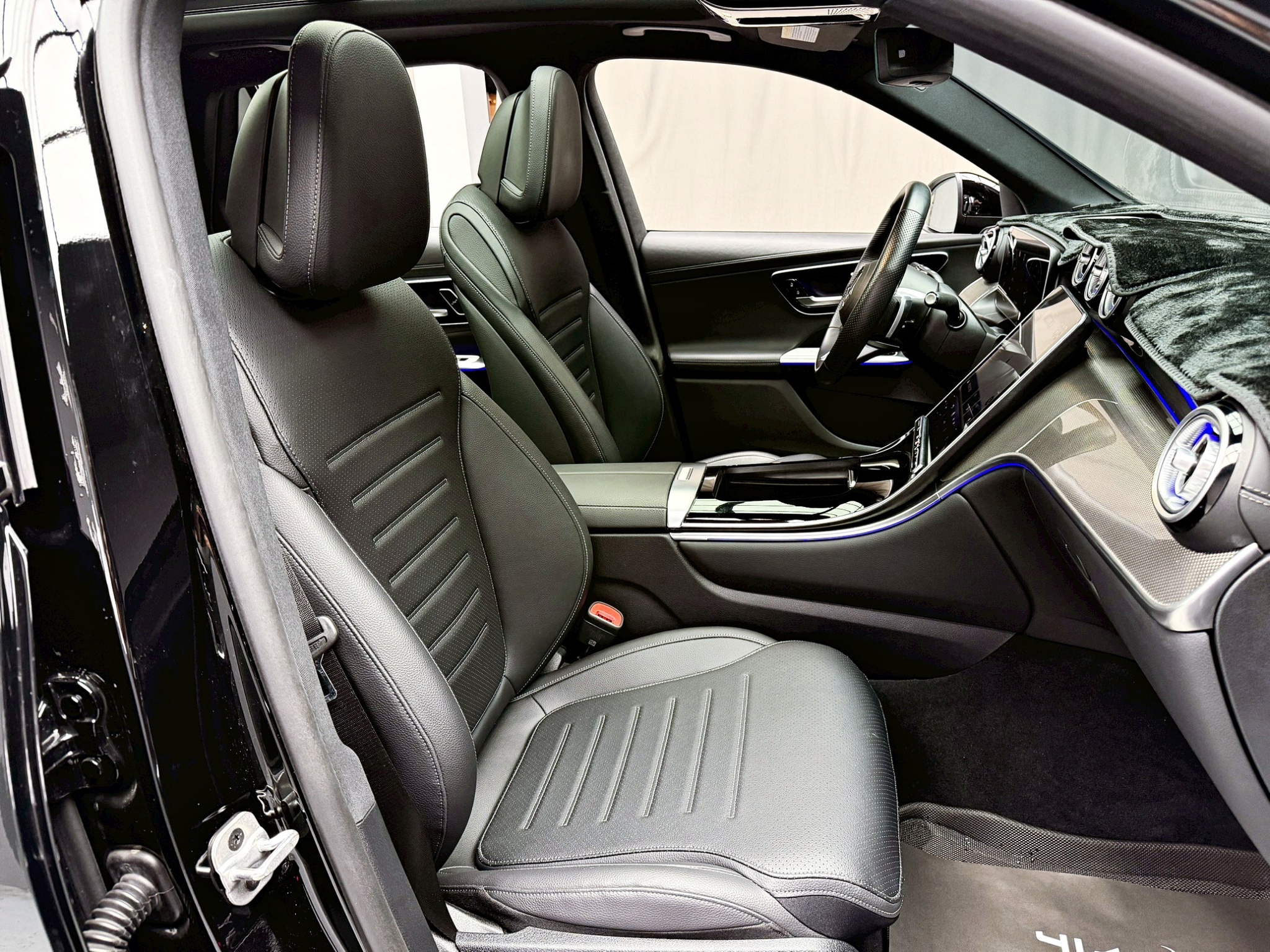 全台到府賞車 2023 Benz GLC300 4MATIC AMG LINE X254型『小李經理』元禾國際車業/中古車/促銷中  第16張相片