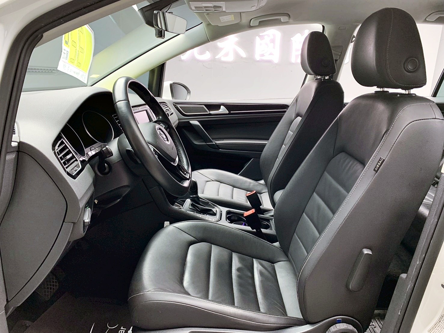 全台到府賞車 2016/17 Volkswagen Golf Sportsvan 280TSI Highline『小李經理』元禾國際車業/中古車/促銷中  第13張相片