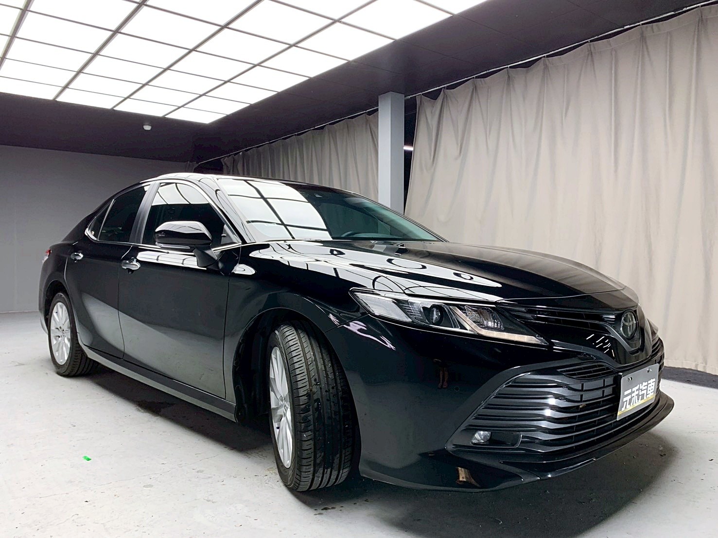 全台到府賞車 2018/19 Toyota Camry 豪華版『小李經理』元禾國際車業/中古車/促銷中  第19張相片