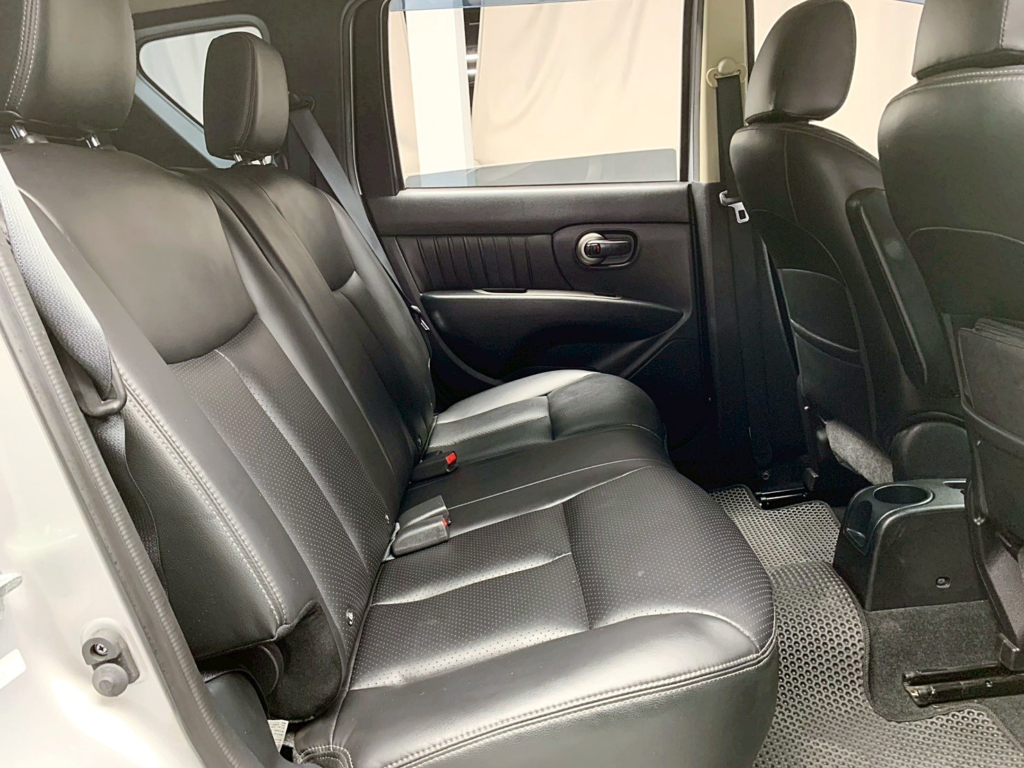 全台到府賞車 2020 Nissan Livina 行家皮椅版『小李經理』元禾國際車業/中古車/促銷中  第9張相片