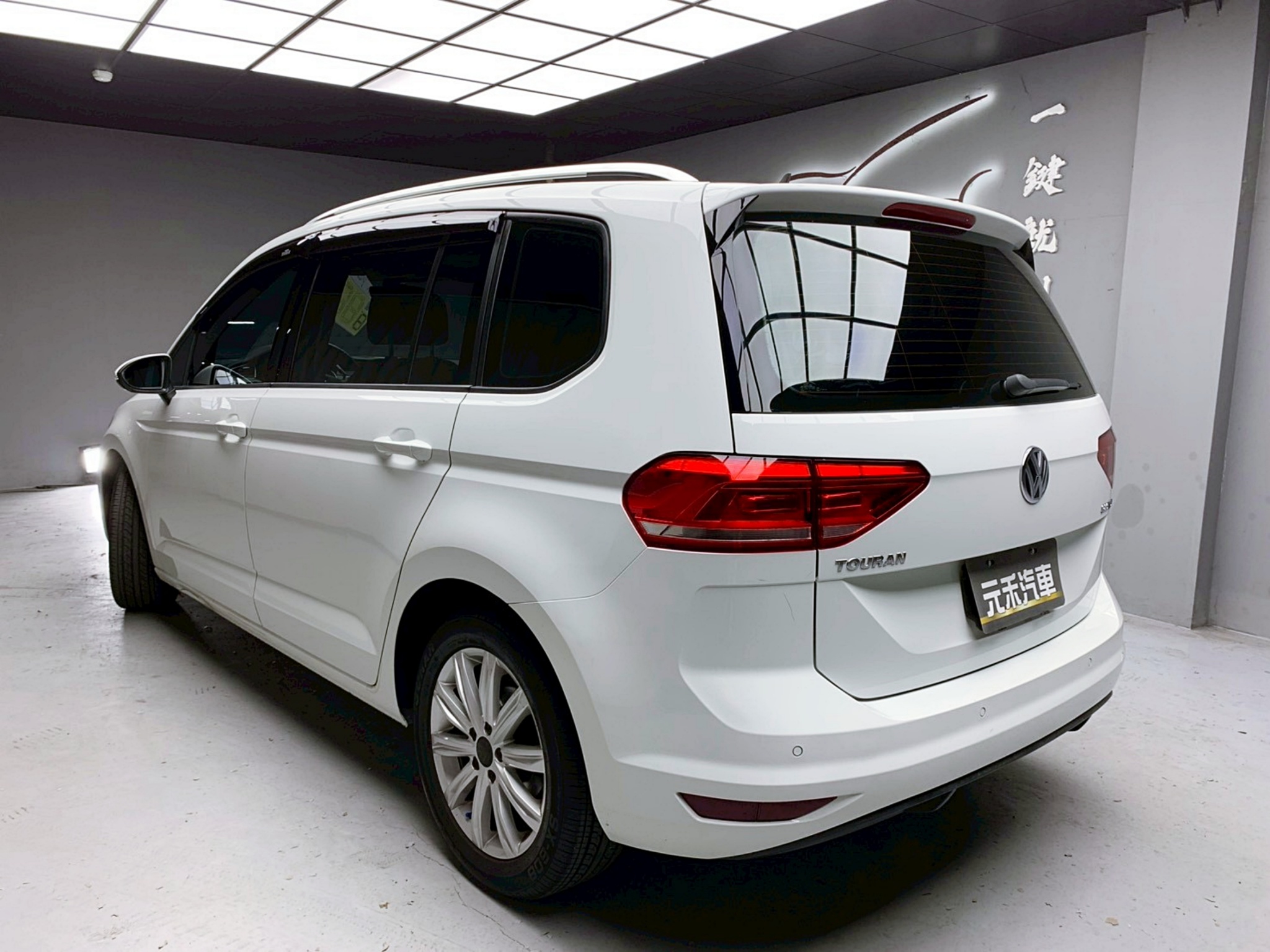 全台到府賞車 2017 Volkswagen Touran 280TDI Comfortline 七人座『小李經理』元禾國際車業/中古車/促銷中  第3張相片