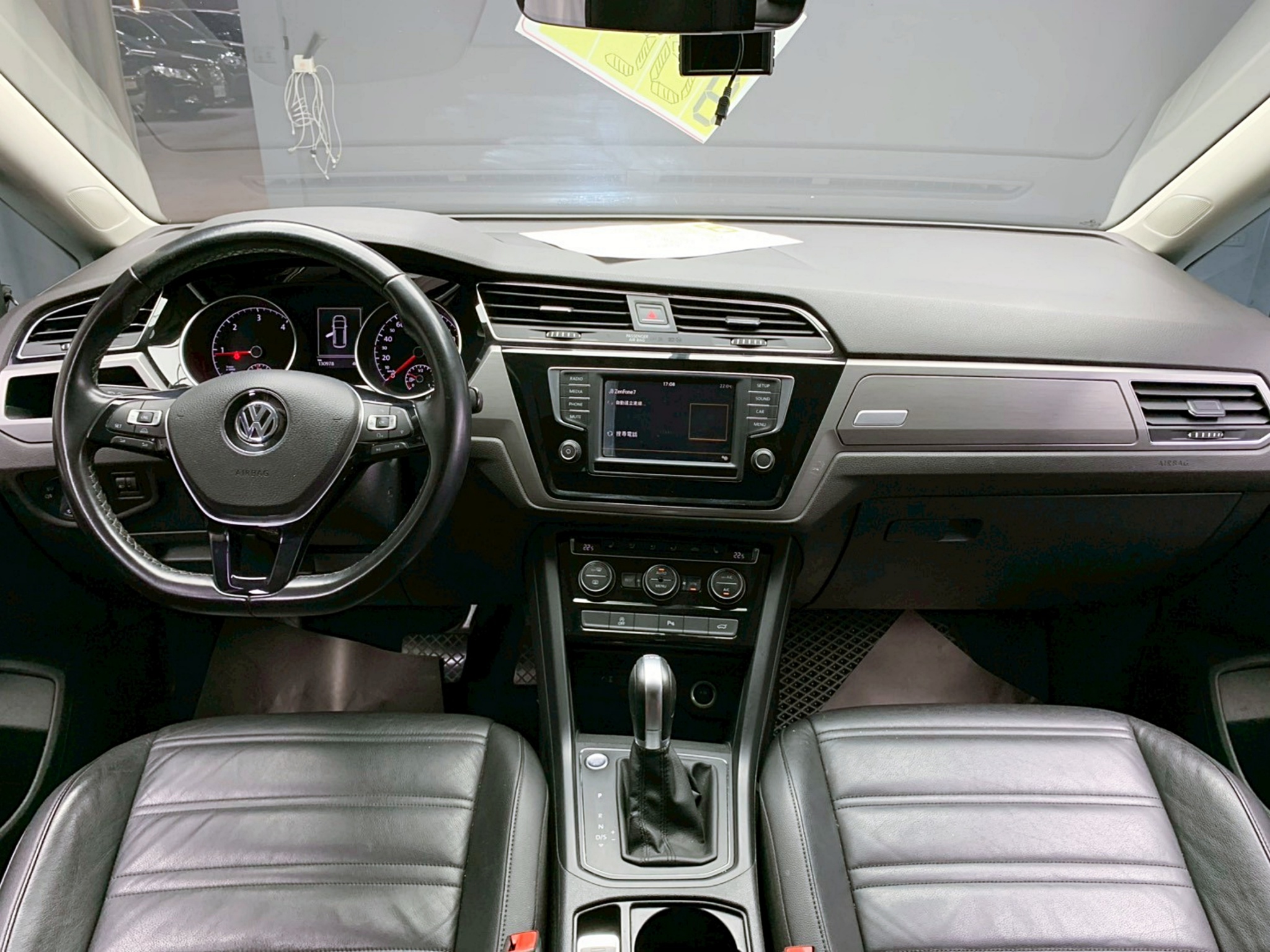 全台到府賞車 2017 Volkswagen Touran 280TDI Comfortline 七人座『小李經理』元禾國際車業/中古車/促銷中  第9張相片